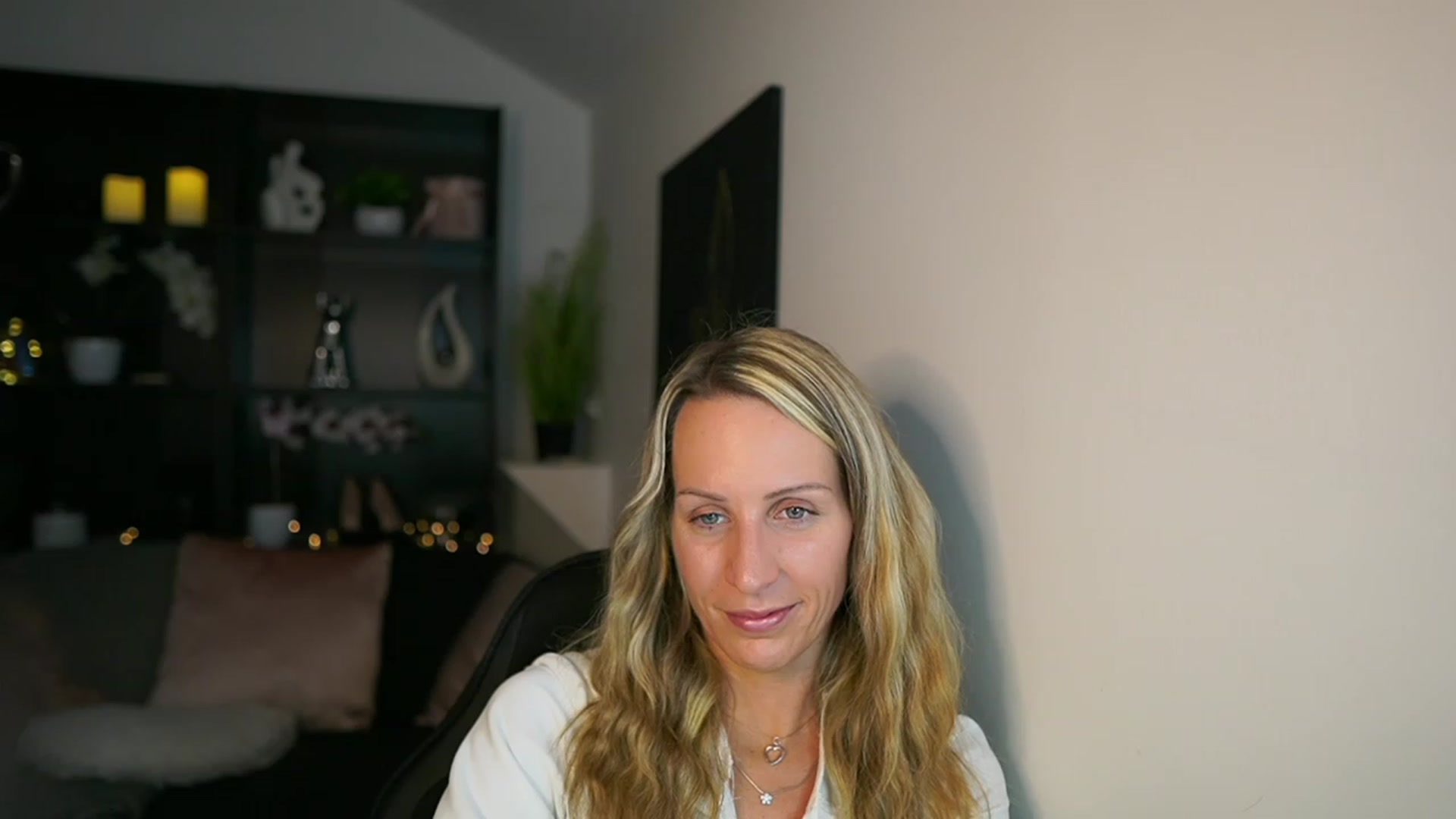 Gallery image thumbnail from Nikki__Sexx__'s myfreecams stream on, 11/16/2023, 22:56 image 13 of 20