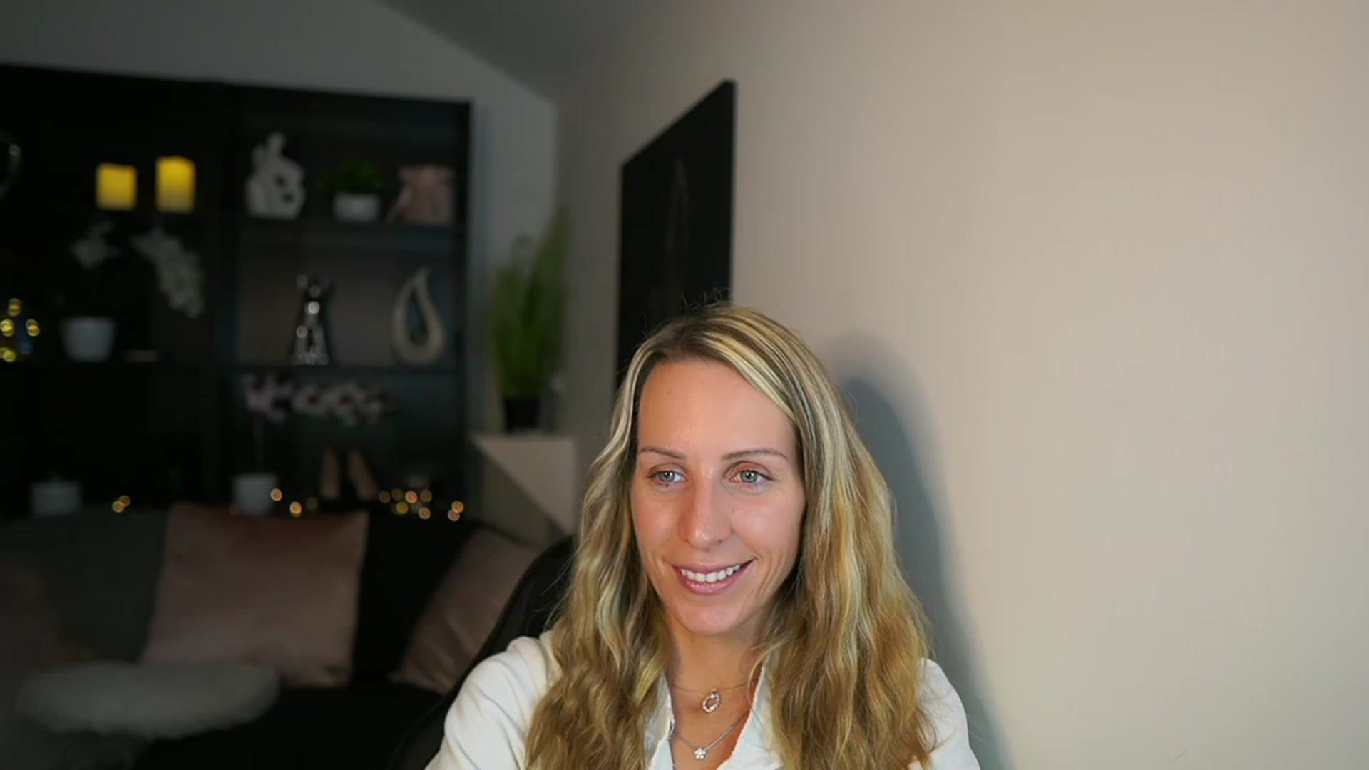 Gallery image thumbnail from Nikki__Sexx__'s myfreecams stream on, 11/16/2023, 22:56 image 14 of 20