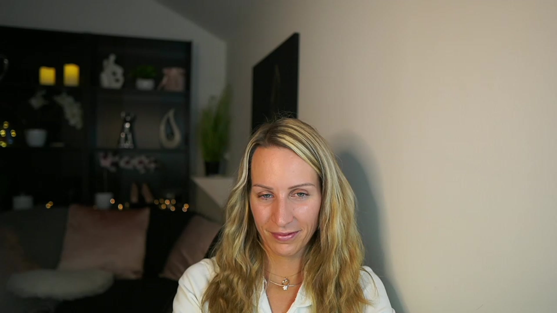 Gallery image thumbnail from Nikki__Sexx__'s myfreecams stream on, 11/16/2023, 22:56 image 6 of 20