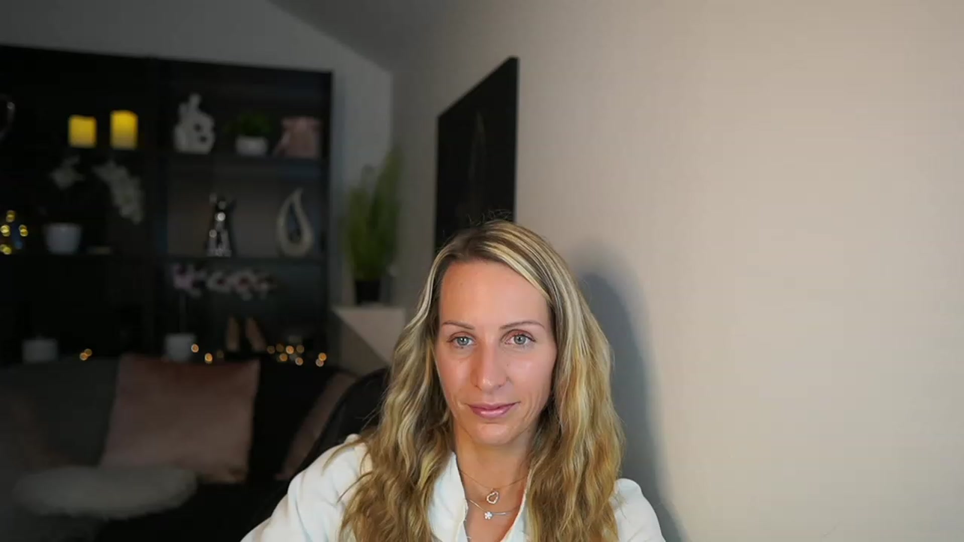 Gallery image thumbnail from Nikki__Sexx__'s myfreecams stream on, 11/16/2023, 22:56 image 17 of 20