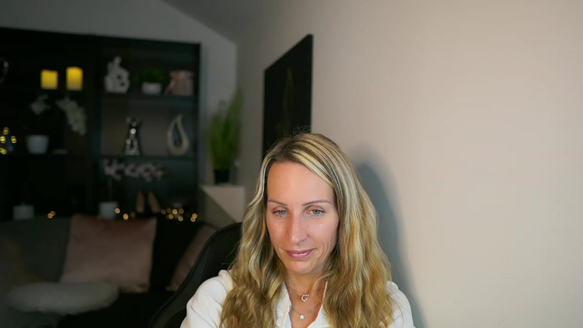 Gallery image thumbnail from Nikki__Sexx__'s myfreecams stream on, 11/16/2023, 22:56 image 15 of 20