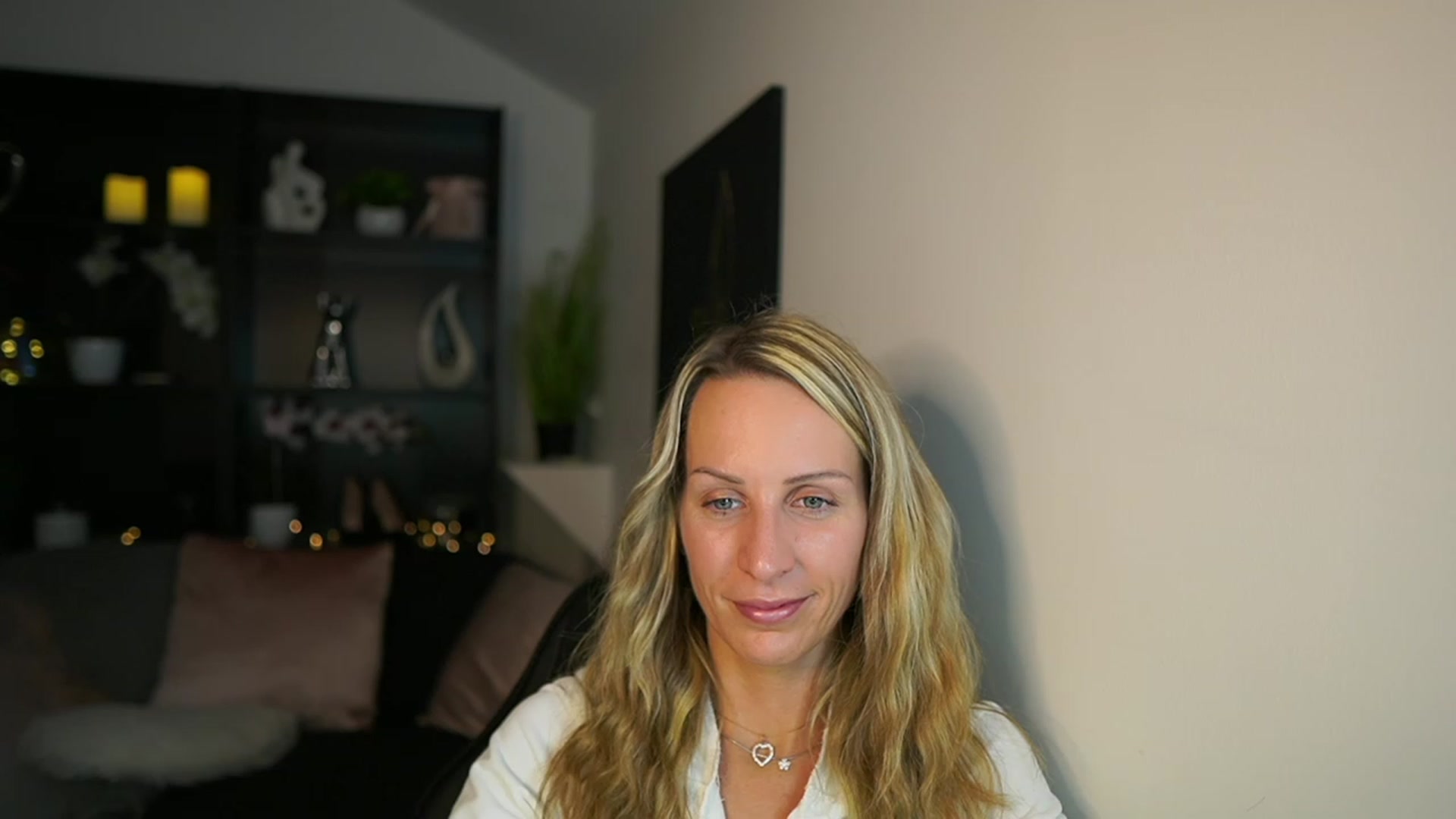 Gallery image thumbnail from Nikki__Sexx__'s myfreecams stream on, 11/16/2023, 22:56 image 8 of 20