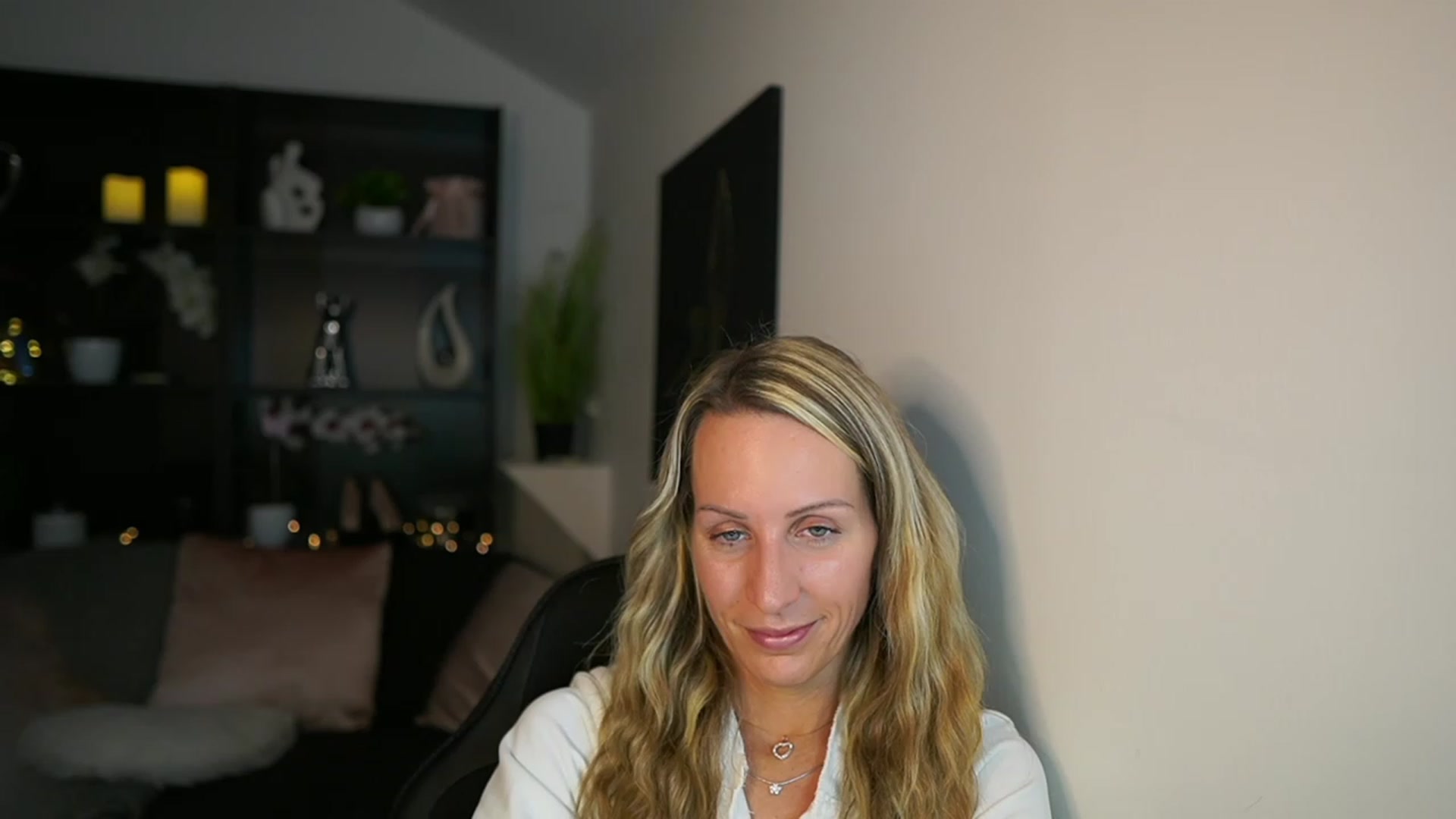 Gallery image thumbnail from Nikki__Sexx__'s myfreecams stream on, 11/16/2023, 22:56 image 16 of 20