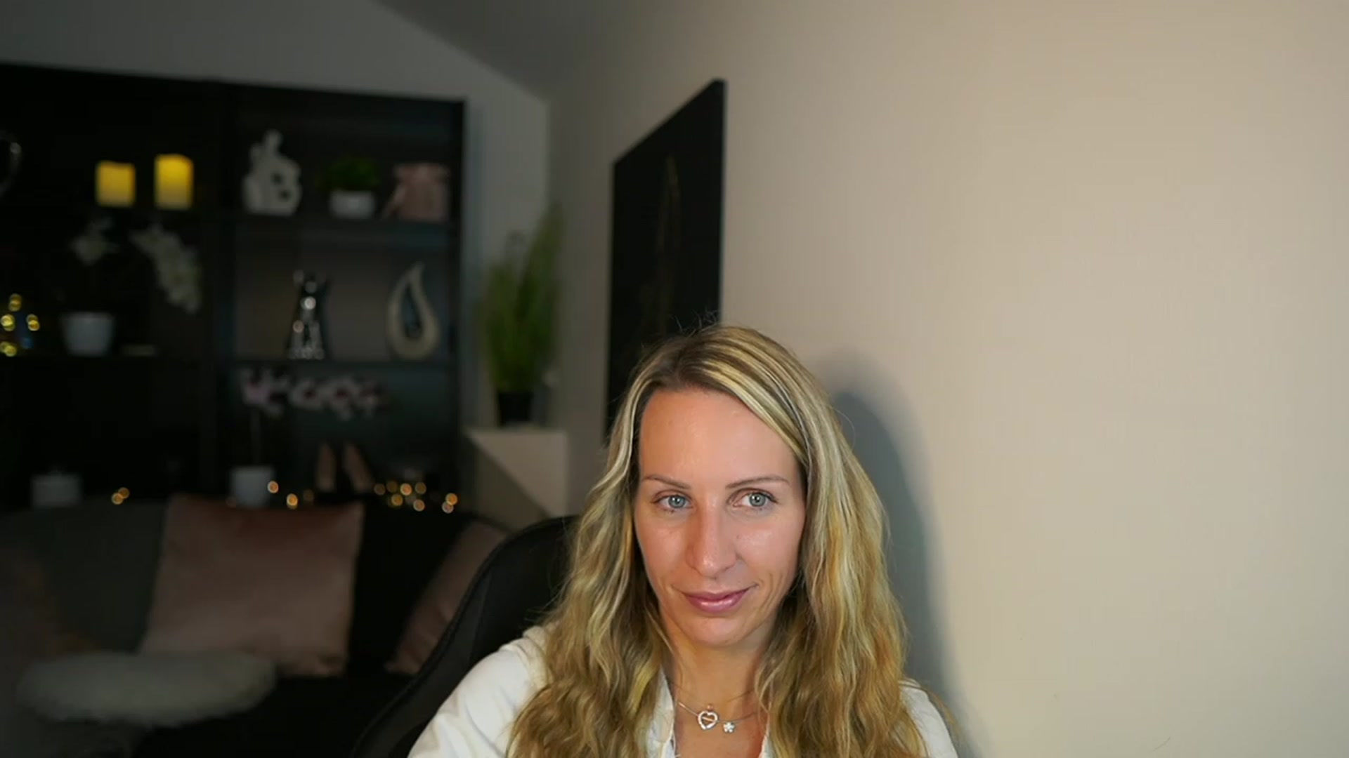 Gallery image thumbnail from Nikki__Sexx__'s myfreecams stream on, 11/16/2023, 22:56 image 9 of 20