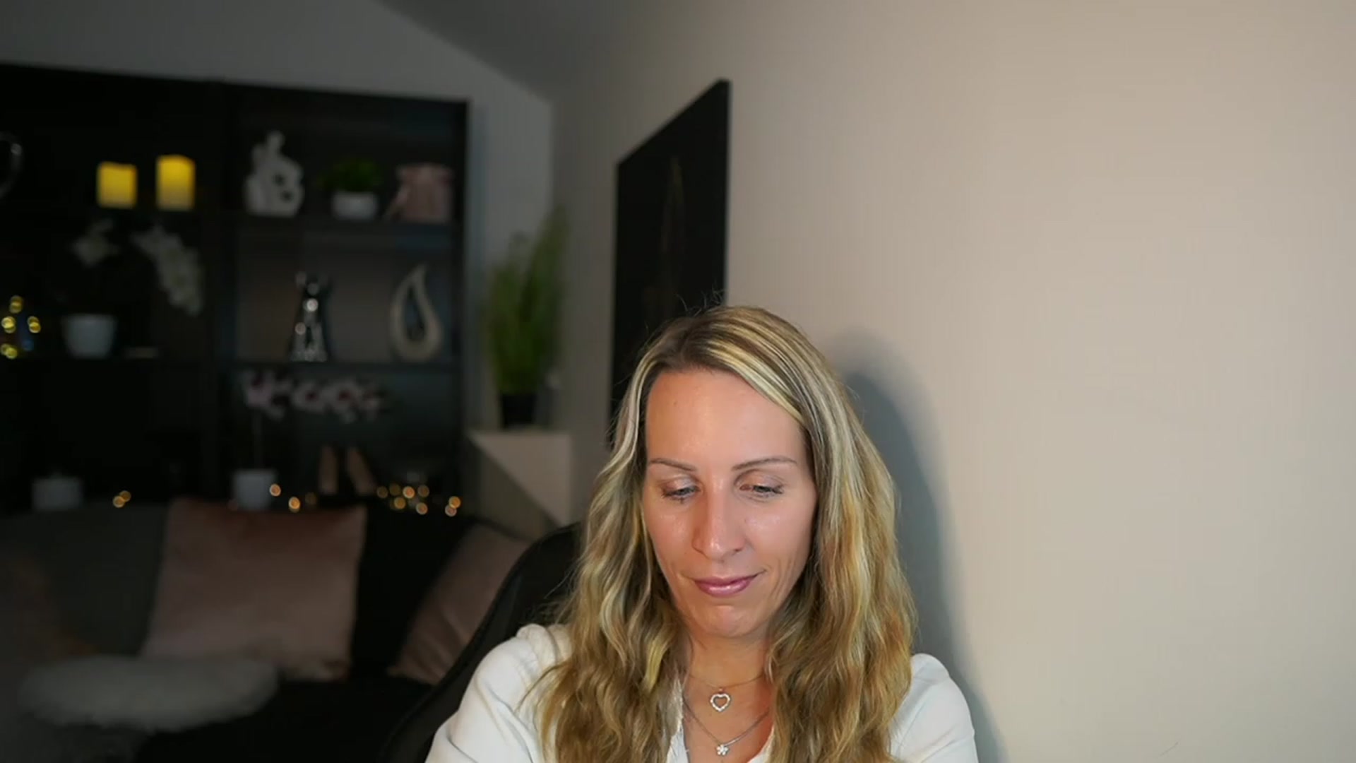 Gallery image thumbnail from Nikki__Sexx__'s myfreecams stream on, 11/16/2023, 22:56 image 12 of 20