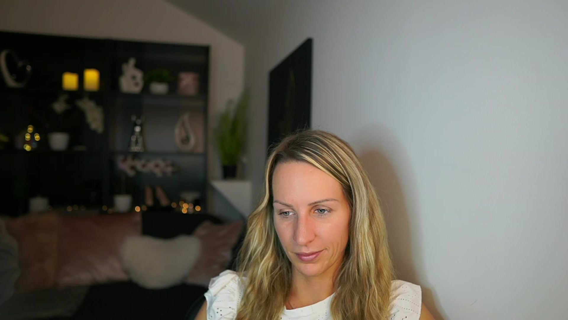 Gallery image thumbnail from Nikki__Sexx__'s myfreecams stream on, 11/21/2023, 19:58 image 11 of 20