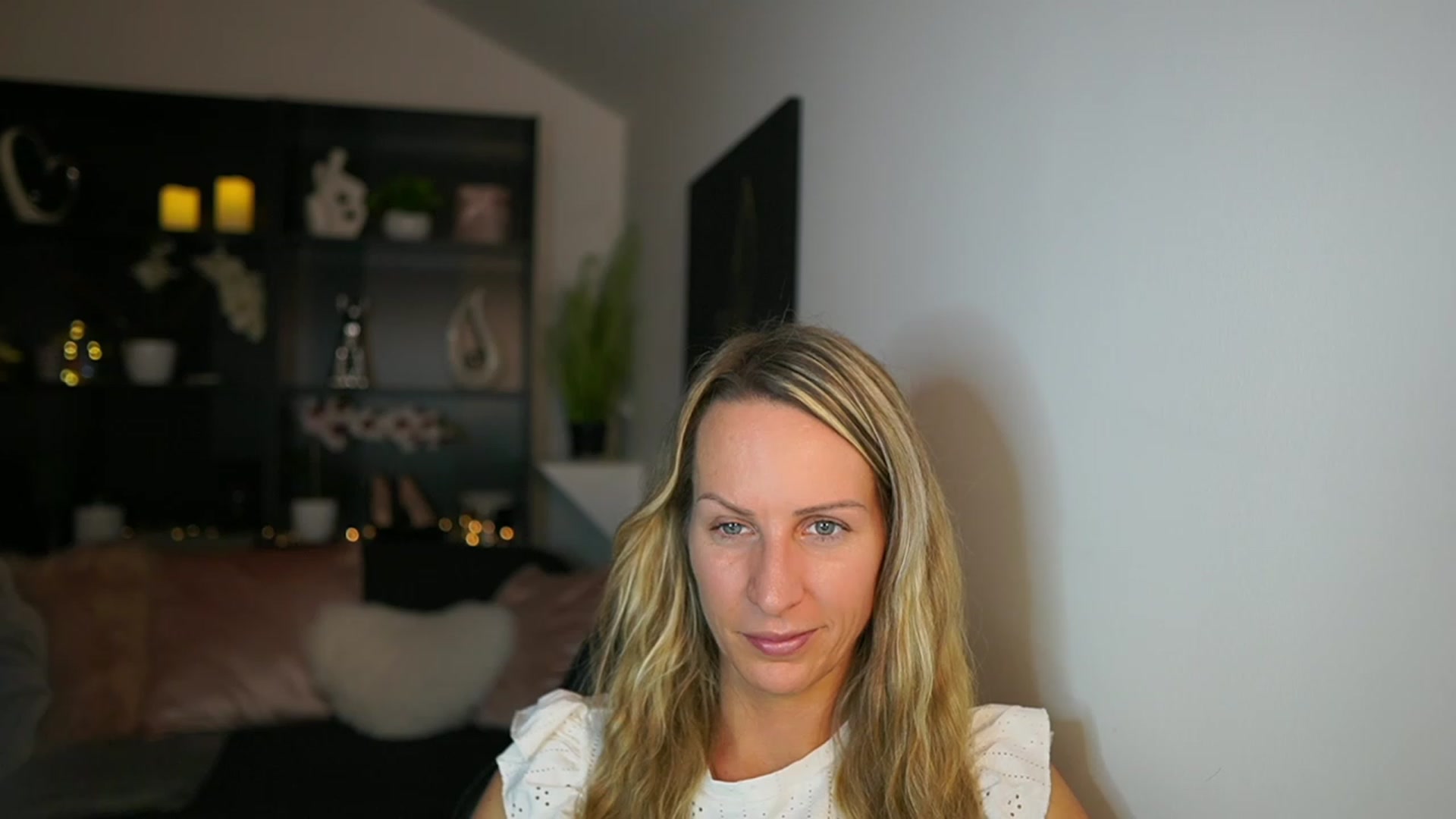 Gallery image thumbnail from Nikki__Sexx__'s myfreecams stream on, 11/21/2023, 19:58 image 8 of 20