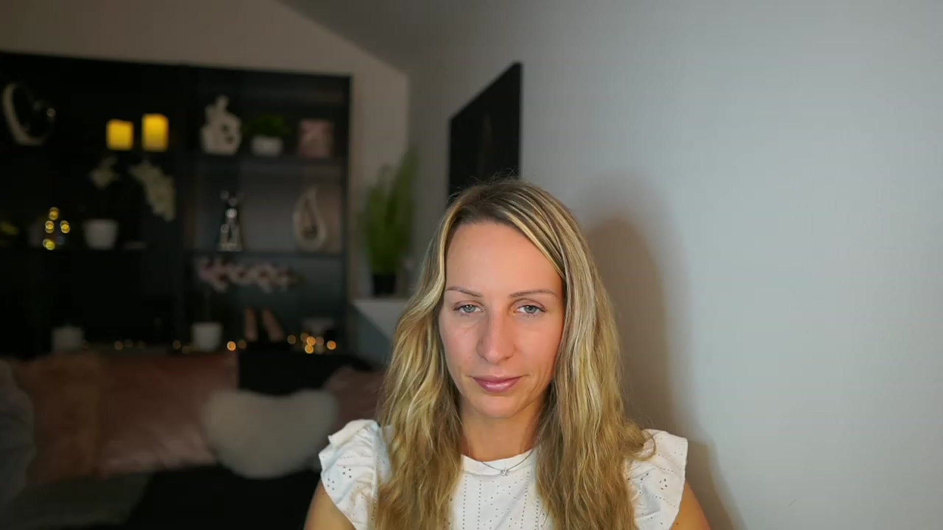 Gallery image thumbnail from Nikki__Sexx__'s myfreecams stream on, 11/21/2023, 19:58 image 3 of 20