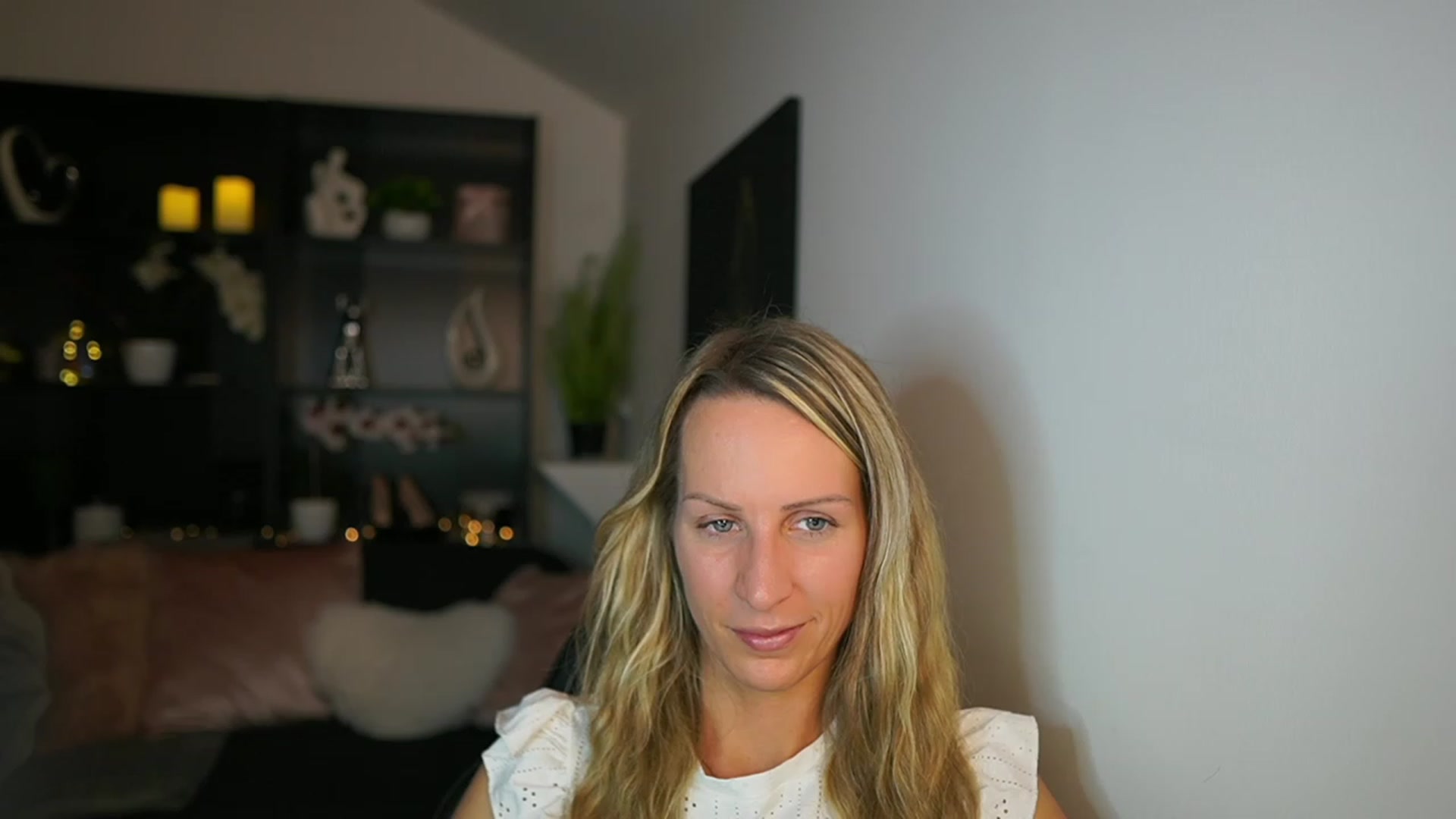 Gallery image thumbnail from Nikki__Sexx__'s myfreecams stream on, 11/21/2023, 19:58 image 7 of 20