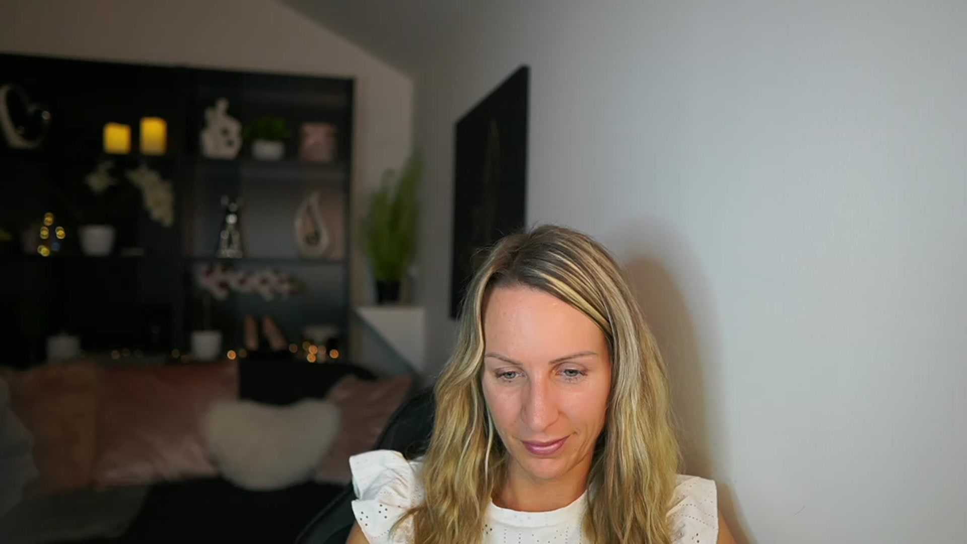 Gallery image thumbnail from Nikki__Sexx__'s myfreecams stream on, 11/21/2023, 22:14 image 14 of 20