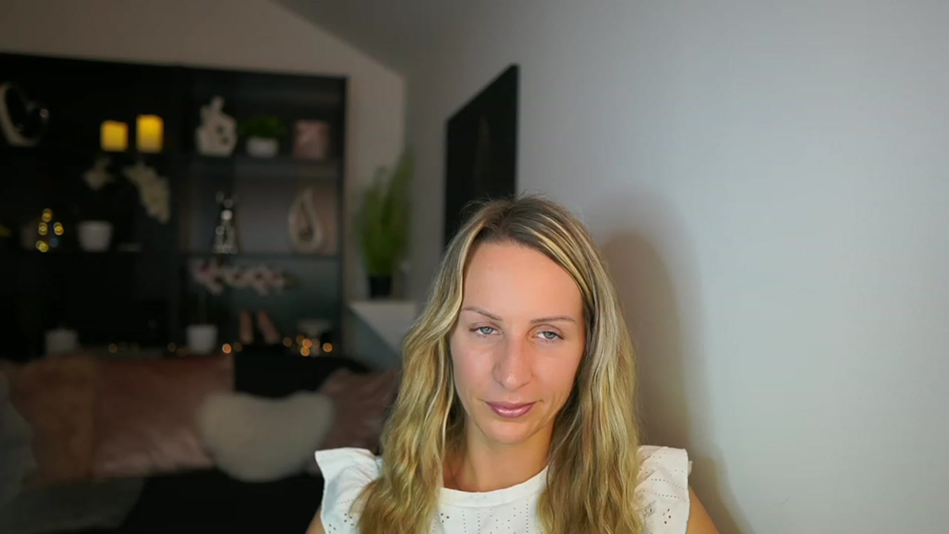 Gallery image thumbnail from Nikki__Sexx__'s myfreecams stream on, 11/21/2023, 22:14 image 6 of 20