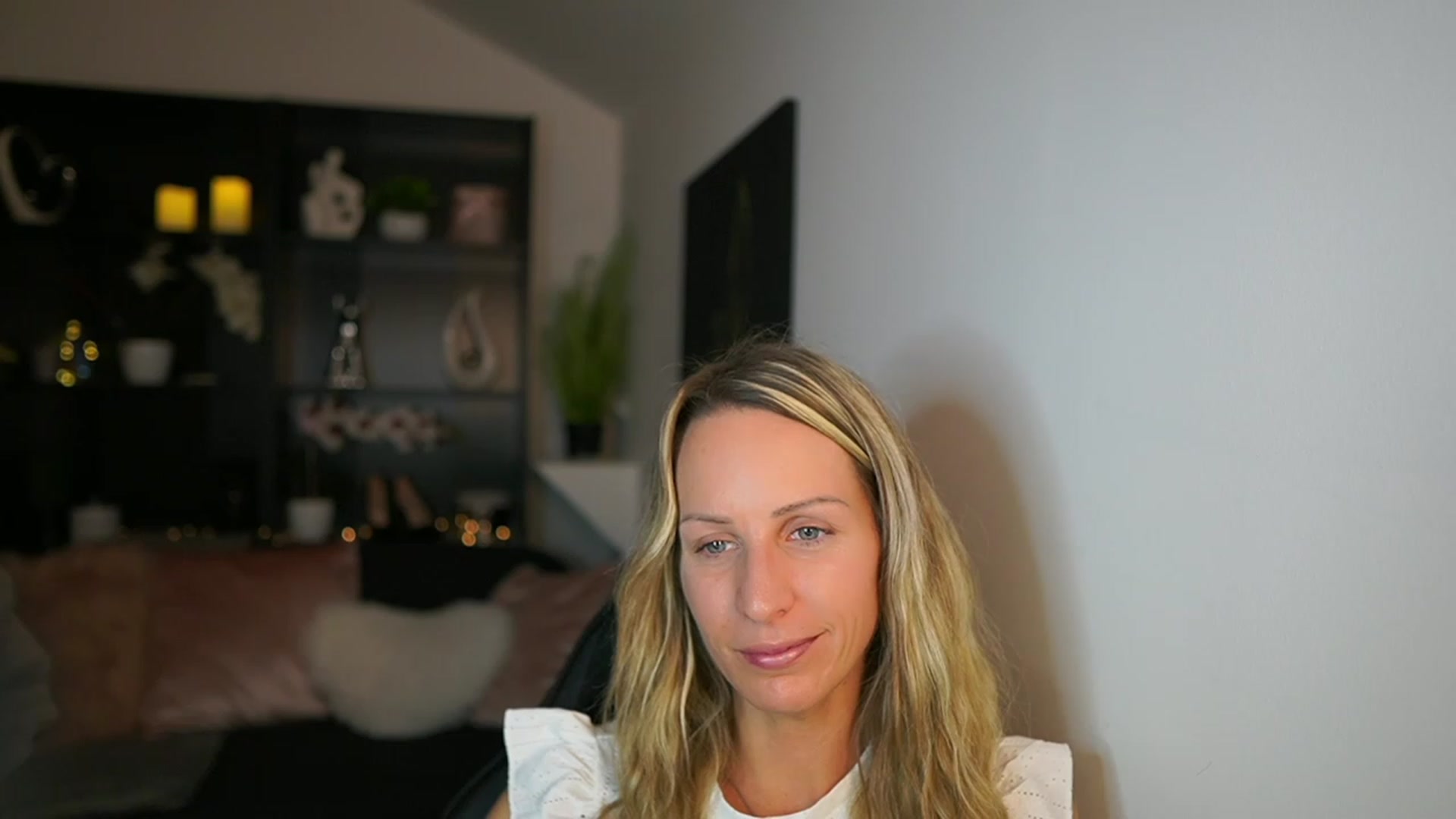 Gallery image thumbnail from Nikki__Sexx__'s myfreecams stream on, 11/21/2023, 22:14 image 15 of 20