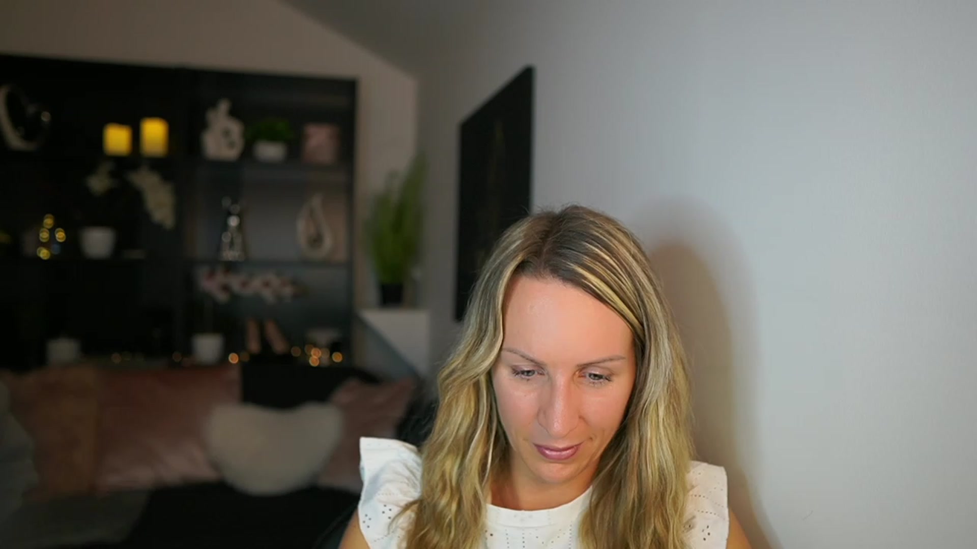 Gallery image thumbnail from Nikki__Sexx__'s myfreecams stream on, 11/21/2023, 22:14 image 9 of 20