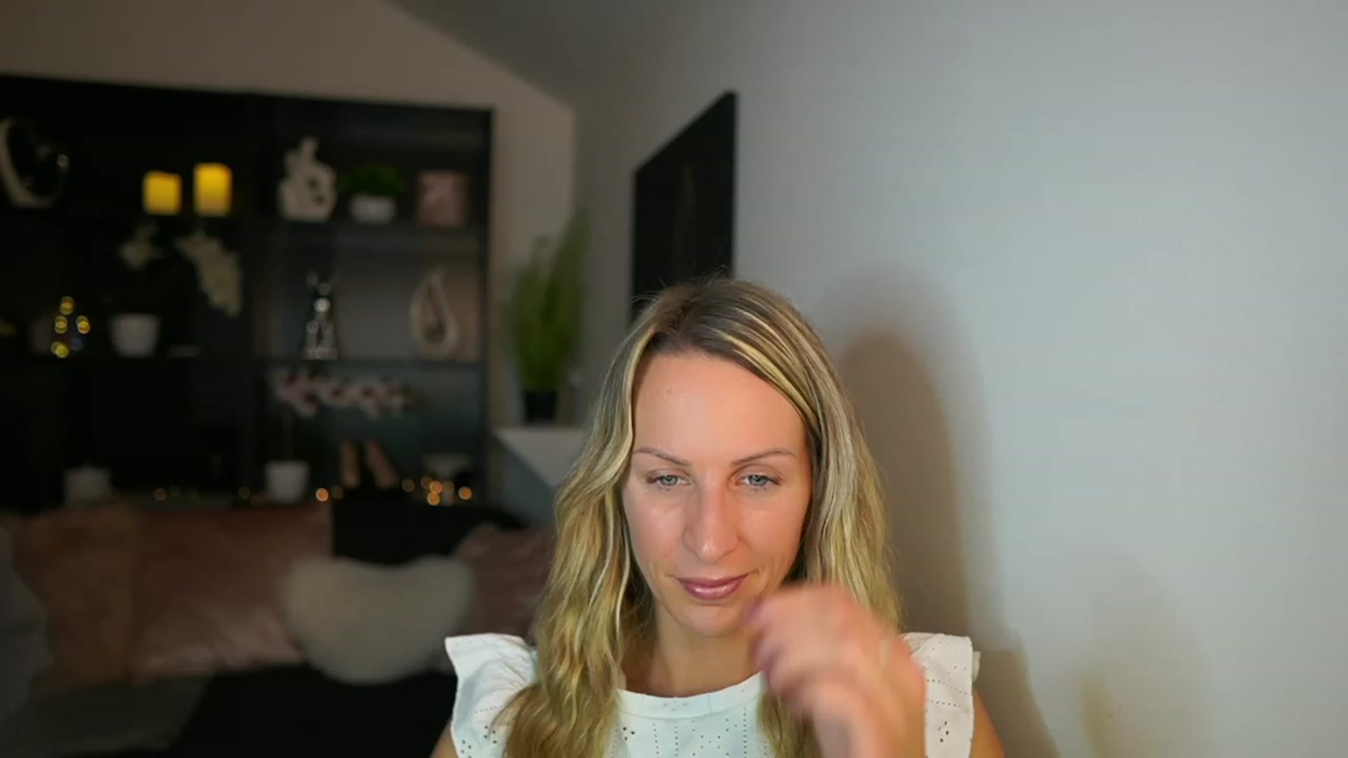 Gallery image thumbnail from Nikki__Sexx__'s myfreecams stream on, 11/21/2023, 22:14 image 7 of 20