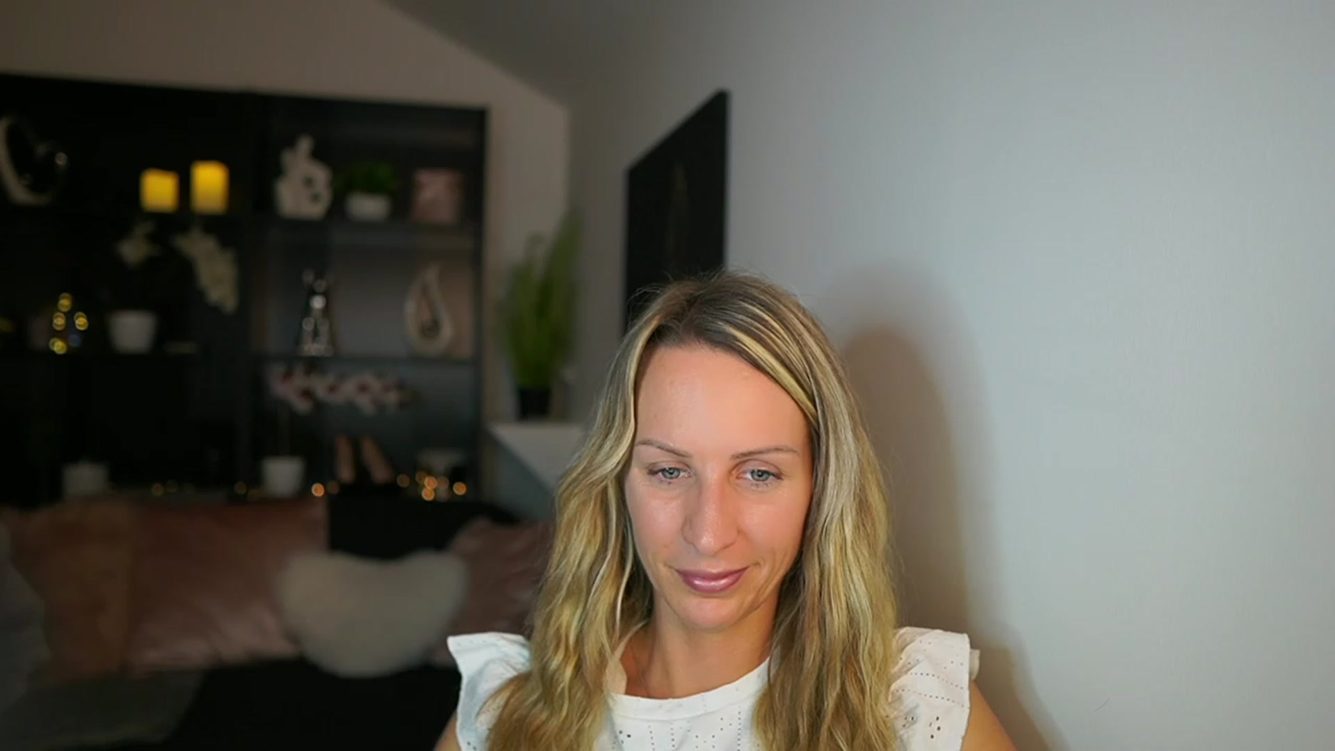 Gallery image thumbnail from Nikki__Sexx__'s myfreecams stream on, 11/21/2023, 22:14 image 4 of 20
