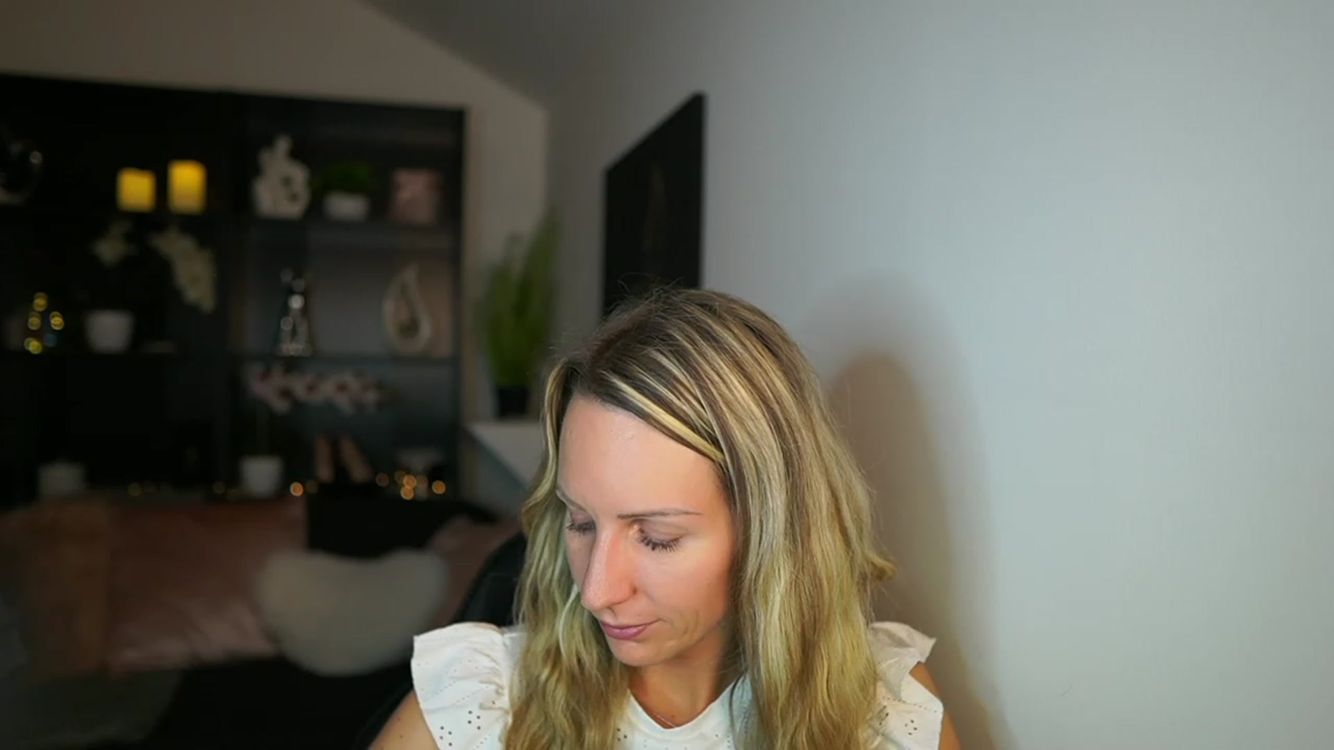 Gallery image thumbnail from Nikki__Sexx__'s myfreecams stream on, 11/22/2023, 24:00 image 17 of 20