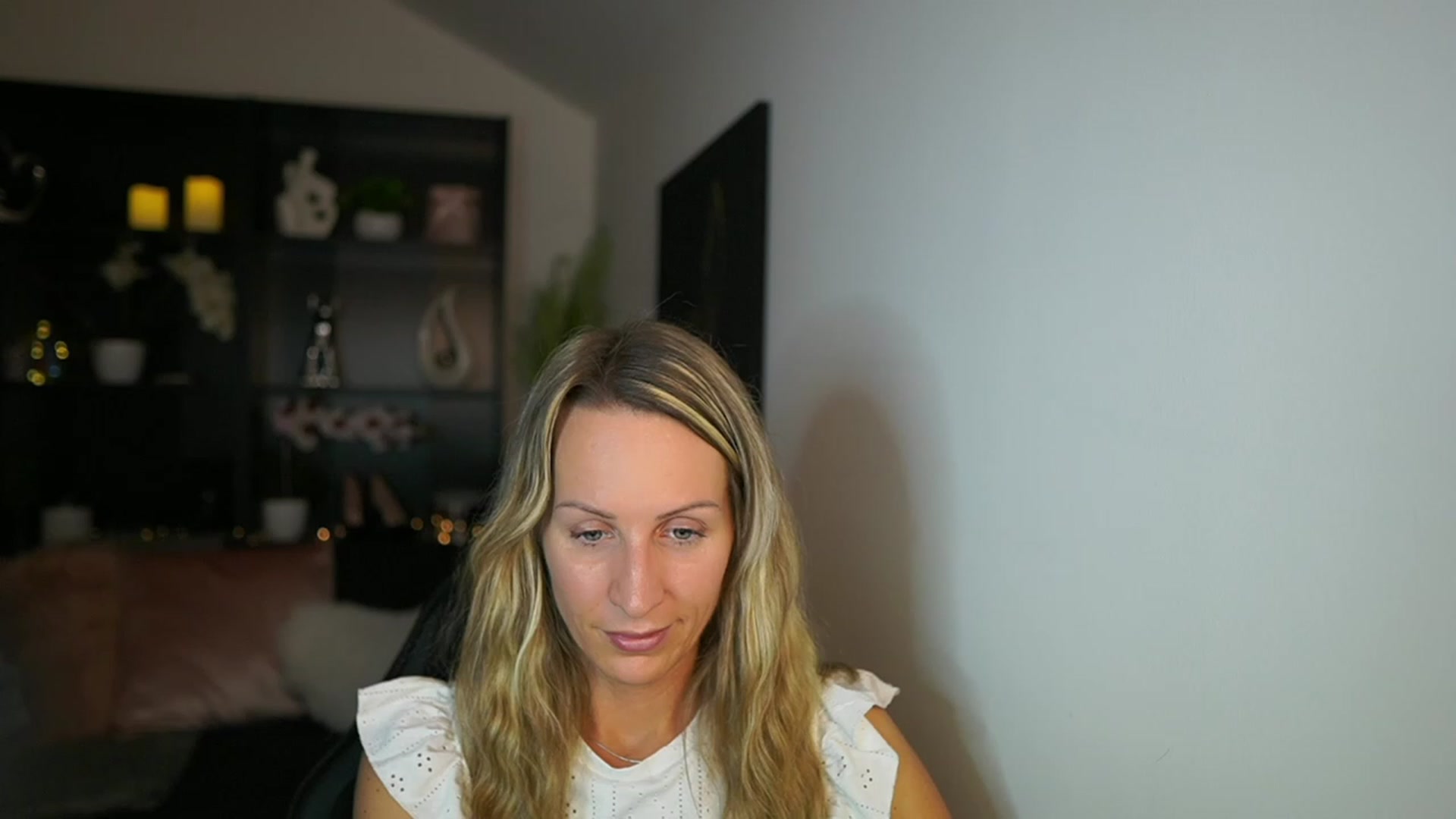 Gallery image thumbnail from Nikki__Sexx__'s myfreecams stream on, 11/22/2023, 24:00 image 20 of 20