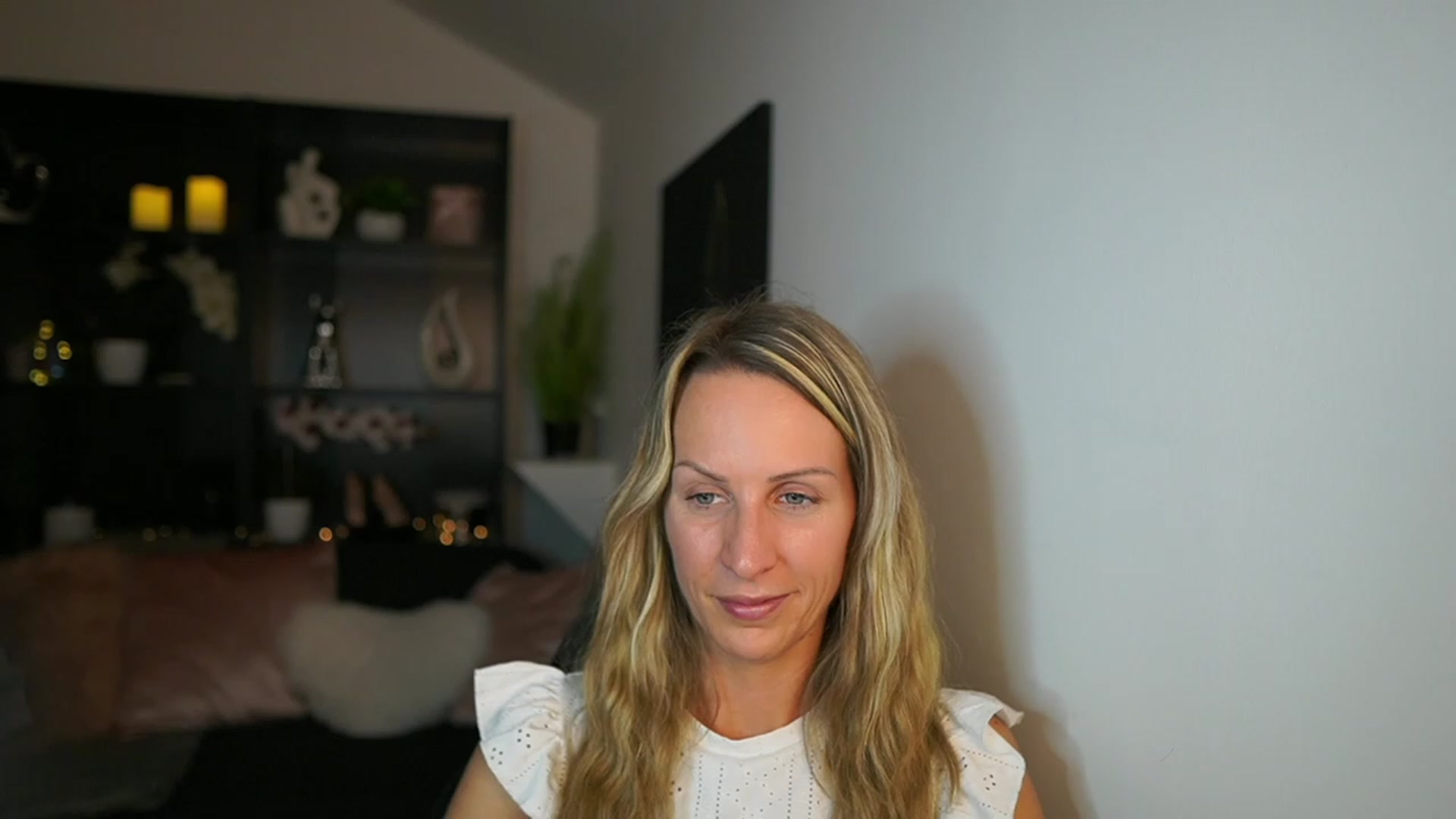 Gallery image thumbnail from Nikki__Sexx__'s myfreecams stream on, 11/22/2023, 24:00 image 6 of 20