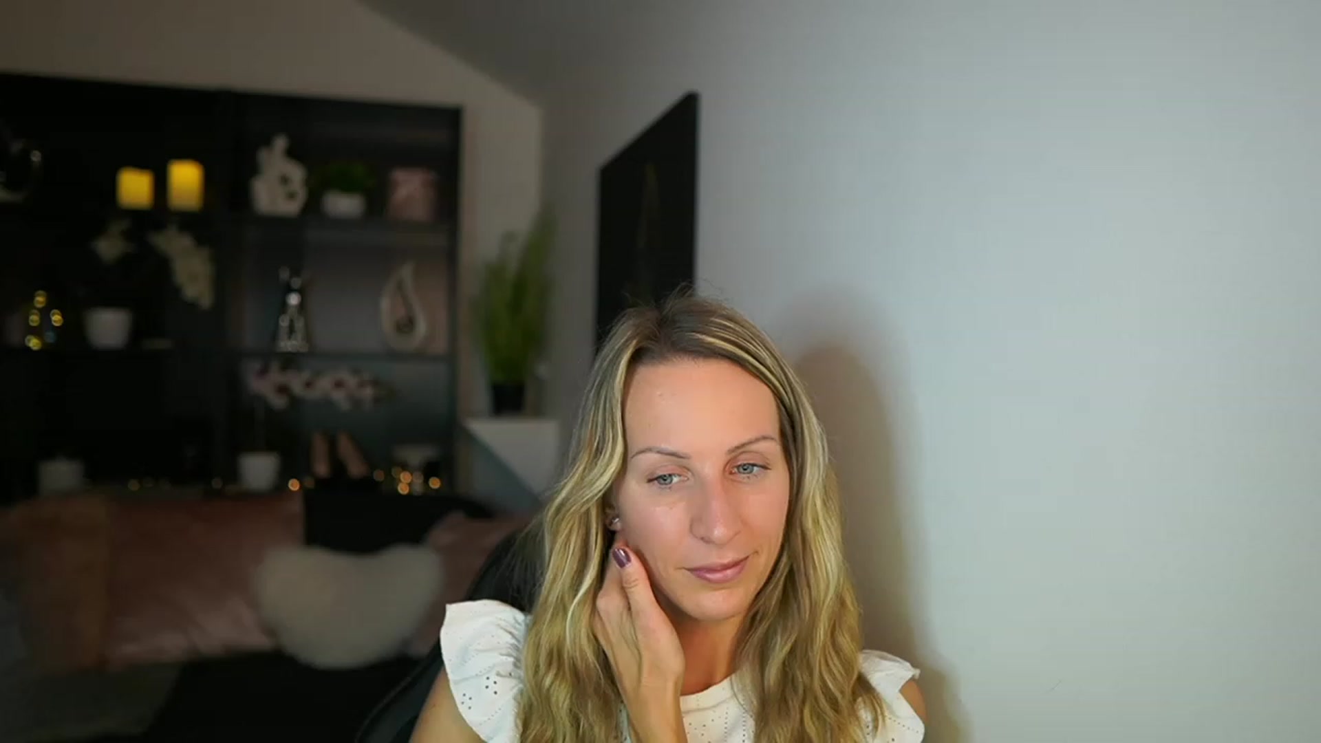Gallery image thumbnail from Nikki__Sexx__'s myfreecams stream on, 11/22/2023, 24:00 image 10 of 20