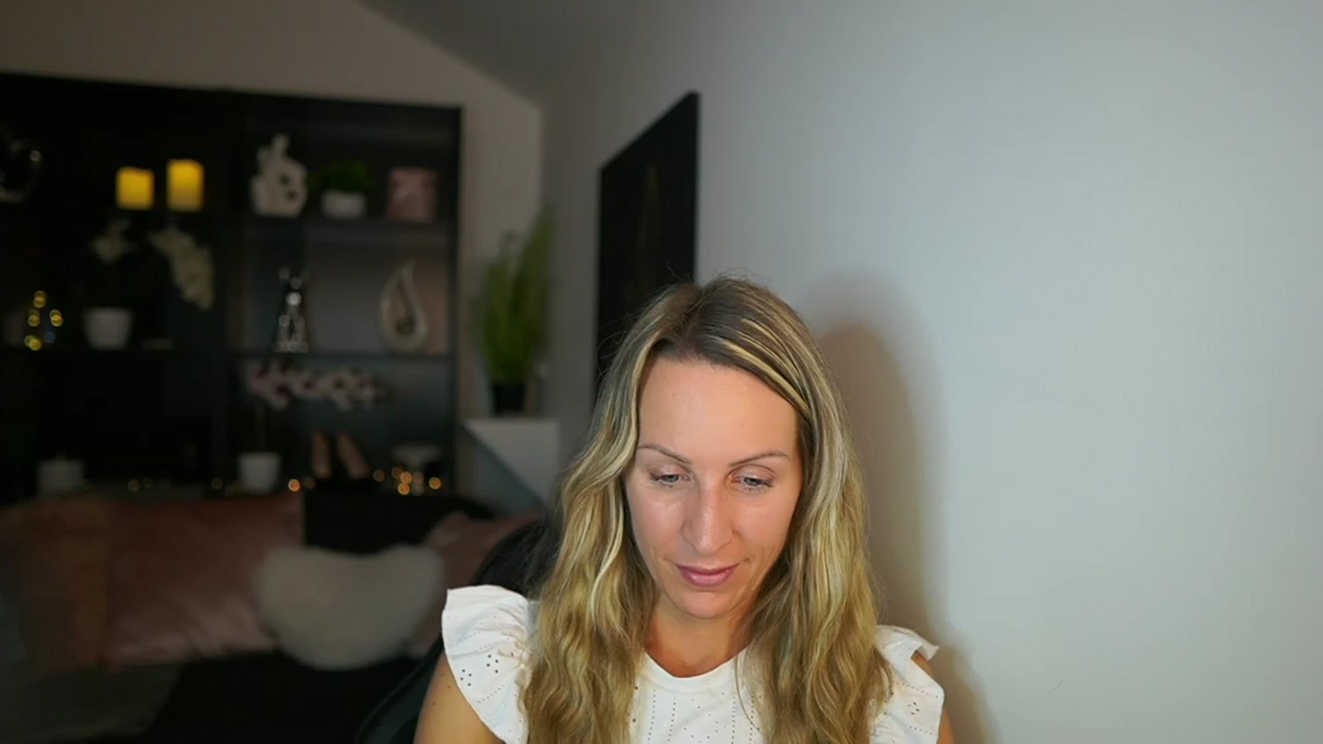 Gallery image thumbnail from Nikki__Sexx__'s myfreecams stream on, 11/22/2023, 24:00 image 15 of 20