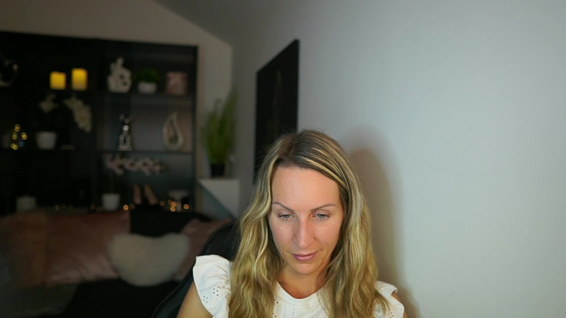 Gallery image thumbnail from Nikki__Sexx__'s myfreecams stream on, 11/22/2023, 24:00 image 11 of 20
