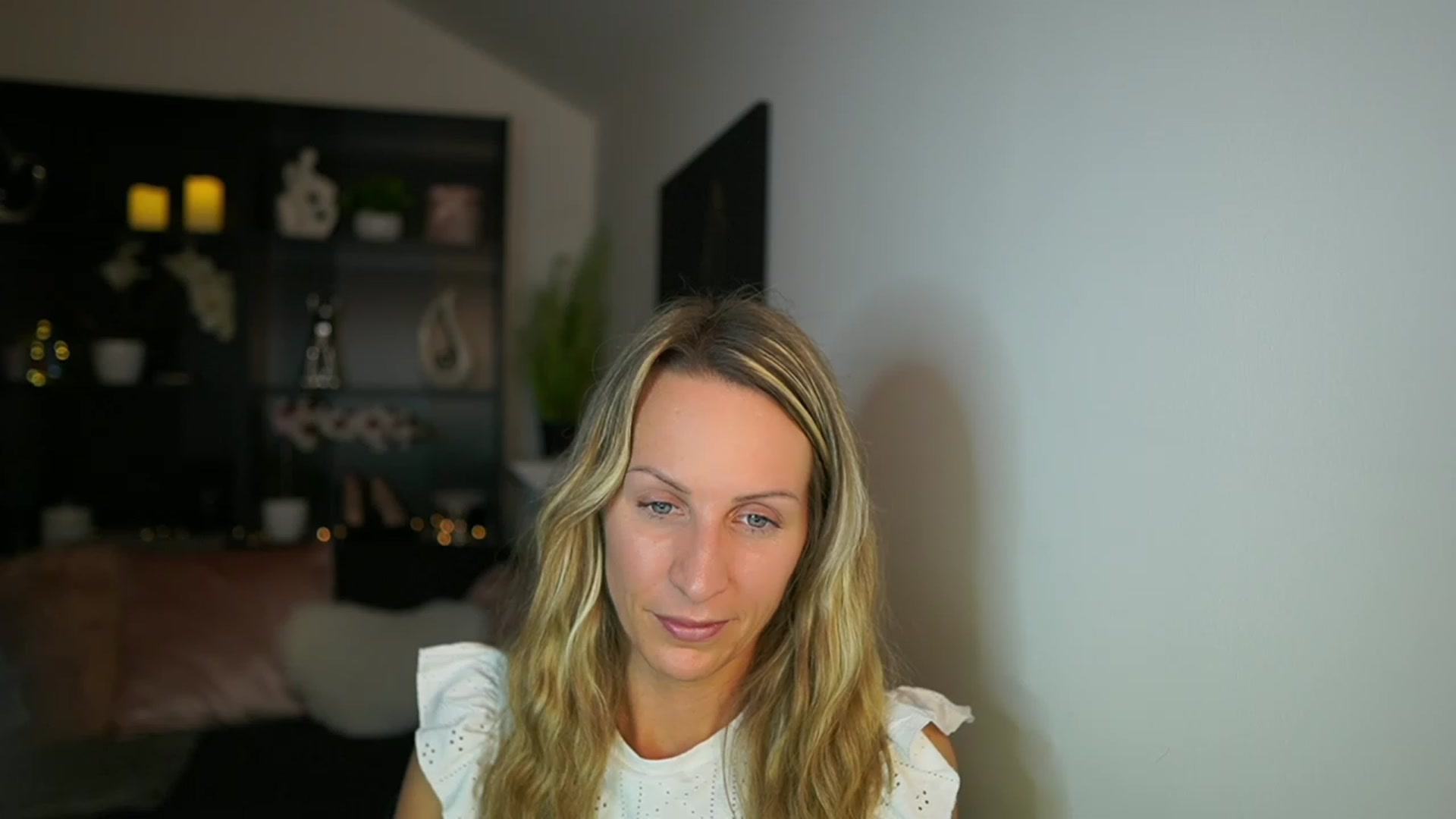 Gallery image thumbnail from Nikki__Sexx__'s myfreecams stream on, 11/22/2023, 24:00 image 13 of 20