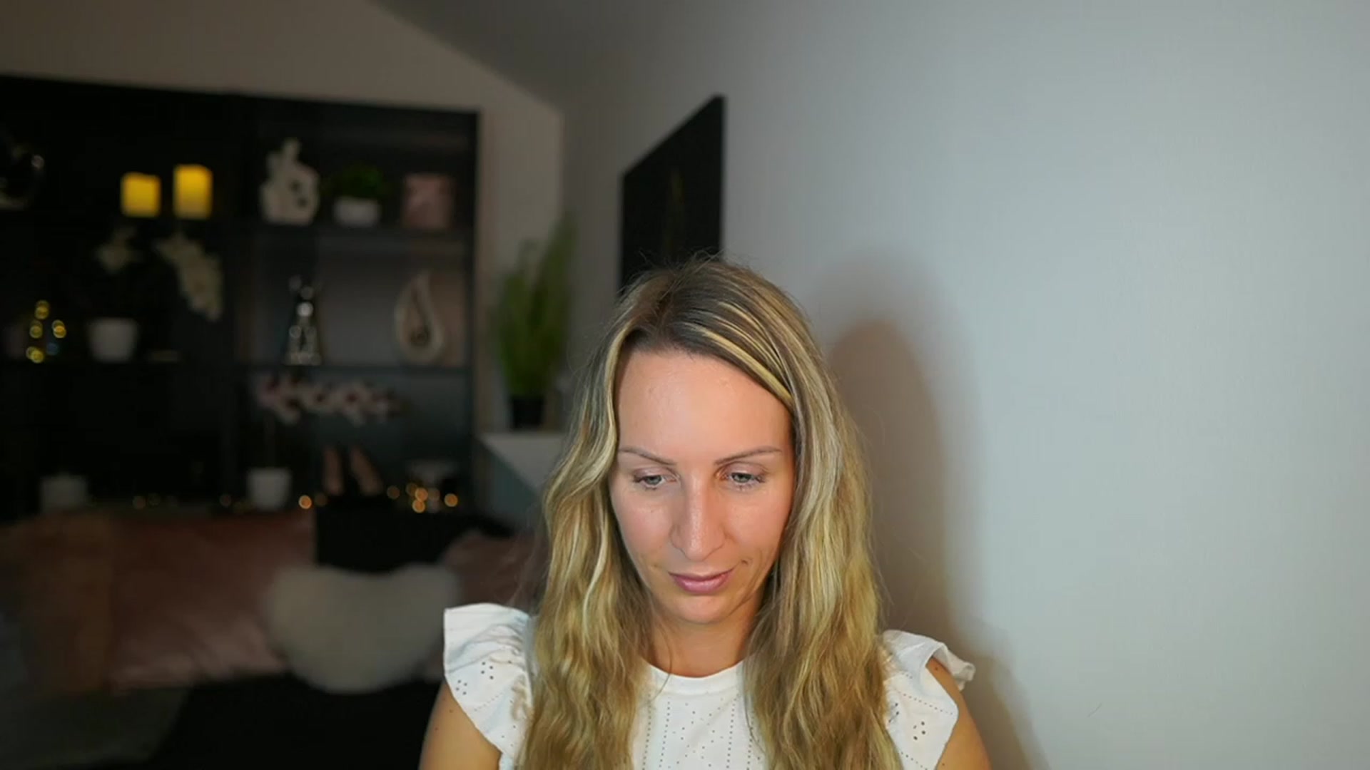 Gallery image thumbnail from Nikki__Sexx__'s myfreecams stream on, 11/22/2023, 24:00 image 2 of 20