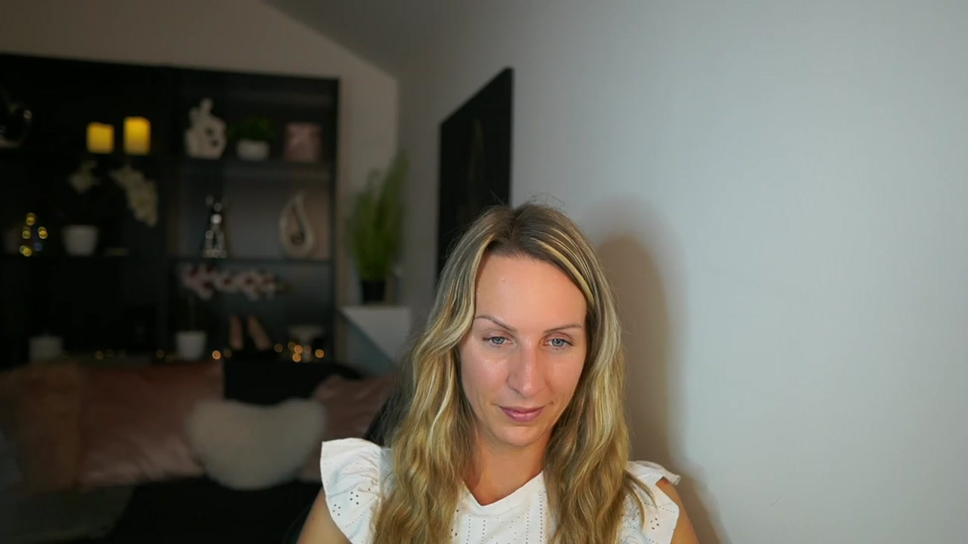 Gallery image thumbnail from Nikki__Sexx__'s myfreecams stream on, 11/22/2023, 24:00 image 7 of 20