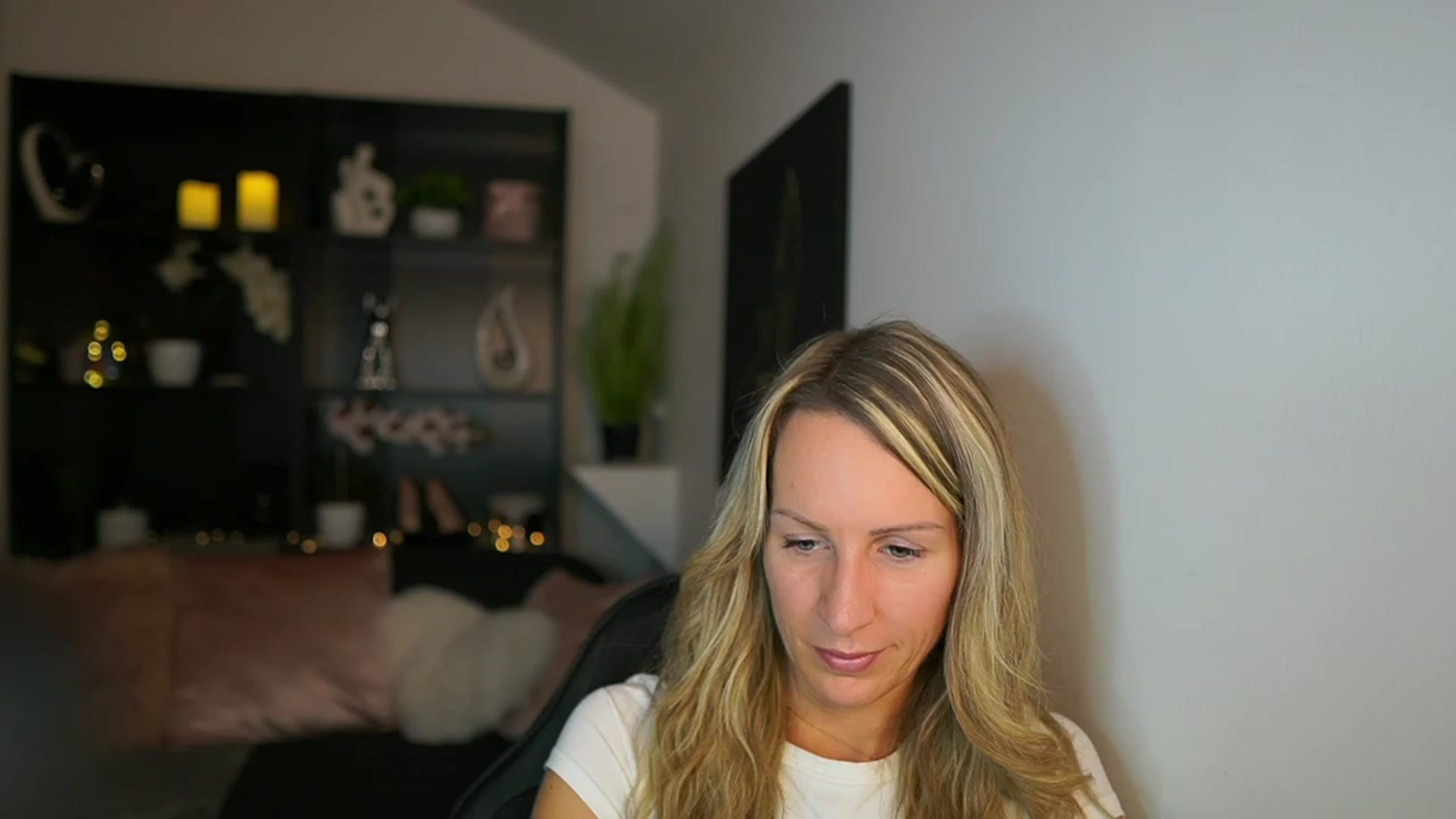 Gallery image thumbnail from Nikki__Sexx__'s myfreecams stream on, 11/23/2023, 19:45 image 10 of 20