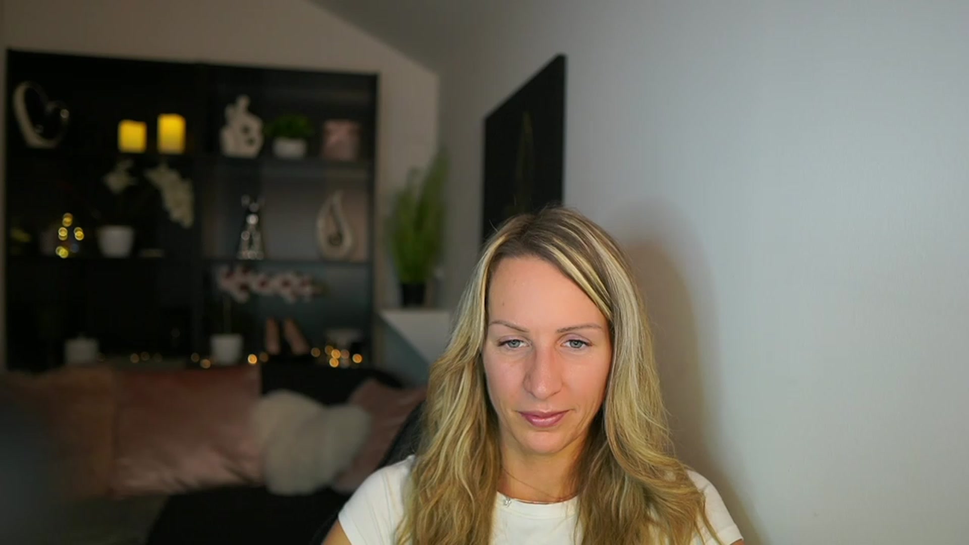 Gallery image thumbnail from Nikki__Sexx__'s myfreecams stream on, 11/23/2023, 19:45 image 1 of 20