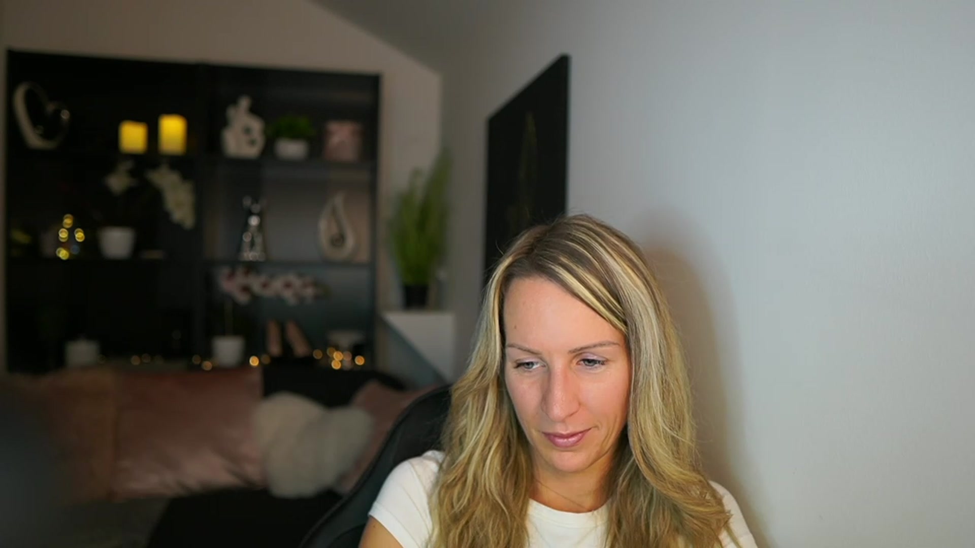 Gallery image thumbnail from Nikki__Sexx__'s myfreecams stream on, 11/23/2023, 19:45 image 13 of 20