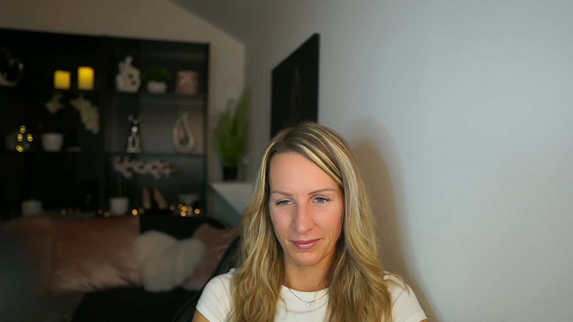 Gallery image thumbnail from Nikki__Sexx__'s myfreecams stream on, 11/23/2023, 20:31 image 5 of 20