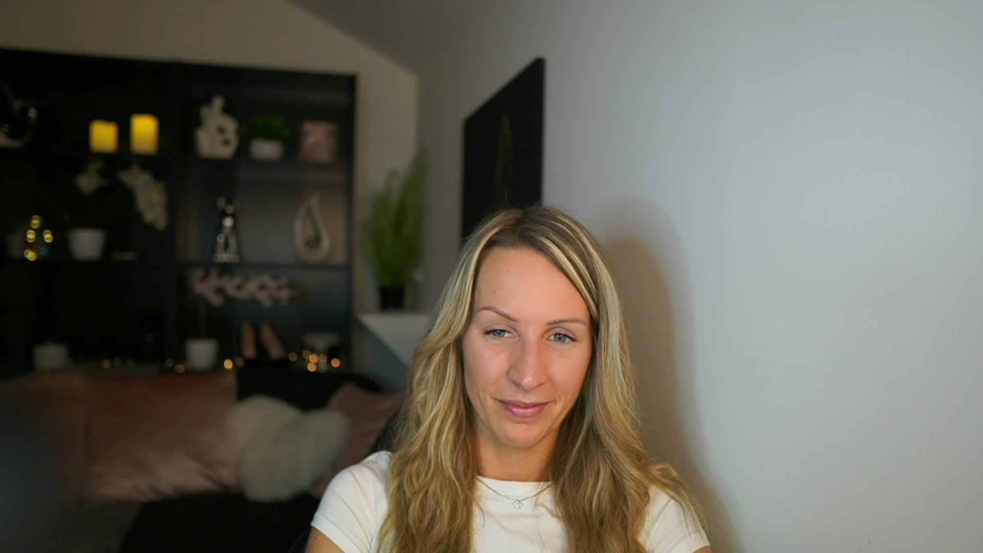 Gallery image thumbnail from Nikki__Sexx__'s myfreecams stream on, 11/23/2023, 20:31 image 10 of 20