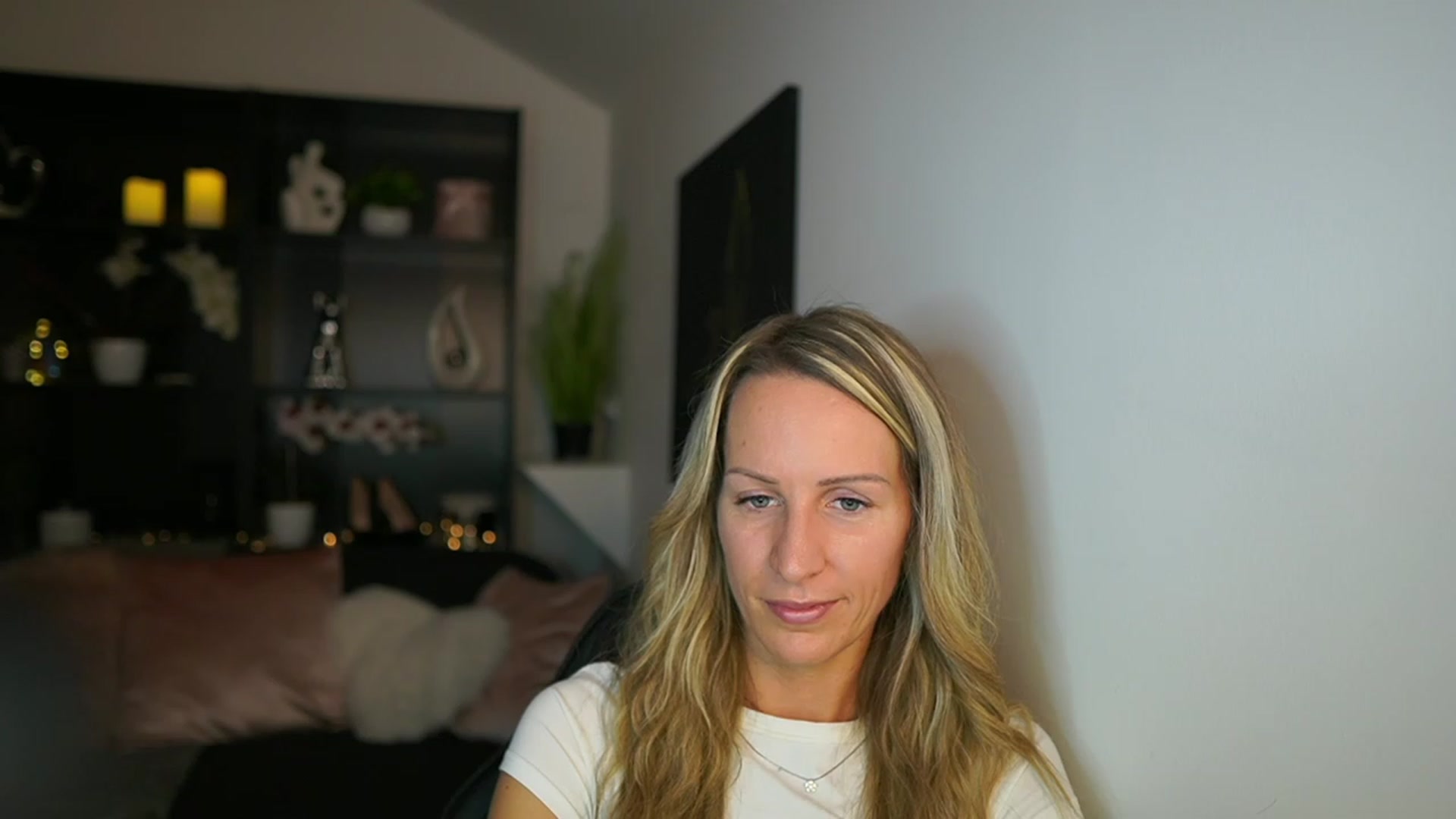 Gallery image thumbnail from Nikki__Sexx__'s myfreecams stream on, 11/23/2023, 20:55 image 15 of 20
