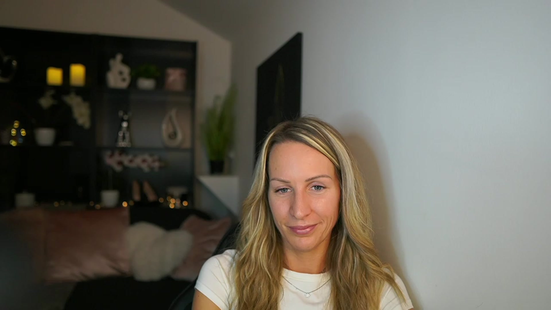 Gallery image thumbnail from Nikki__Sexx__'s myfreecams stream on, 11/23/2023, 20:55 image 18 of 20