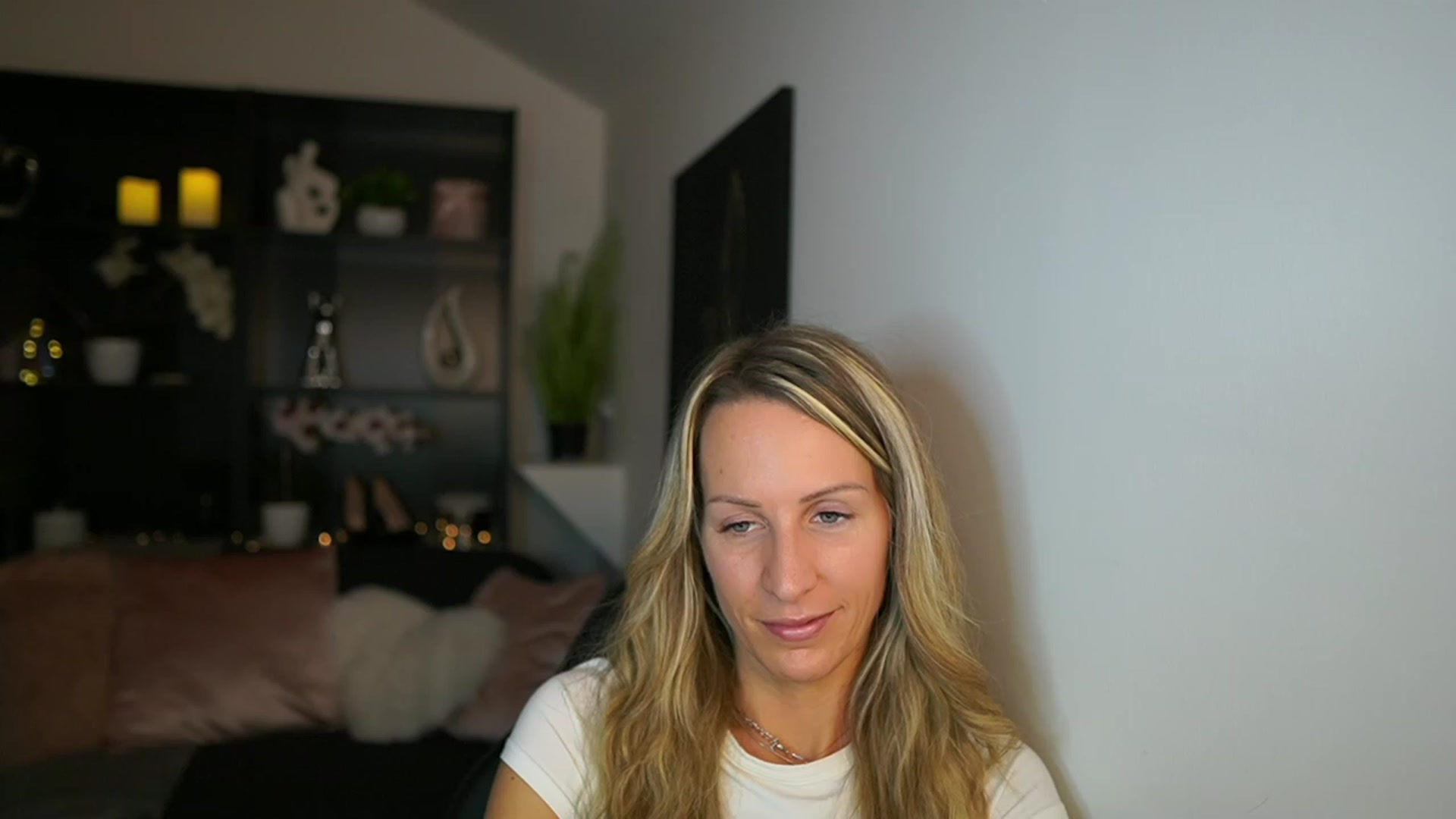 Gallery image thumbnail from Nikki__Sexx__'s myfreecams stream on, 11/23/2023, 23:22 image 12 of 20