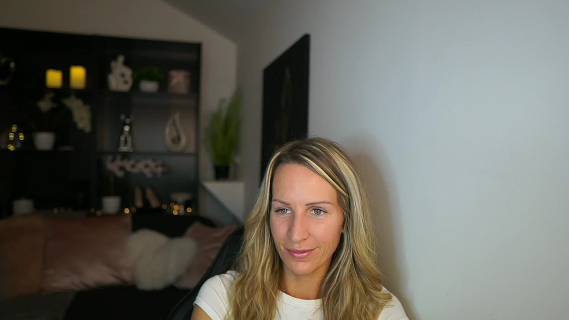 Gallery image thumbnail from Nikki__Sexx__'s myfreecams stream on, 11/23/2023, 23:22 image 11 of 20