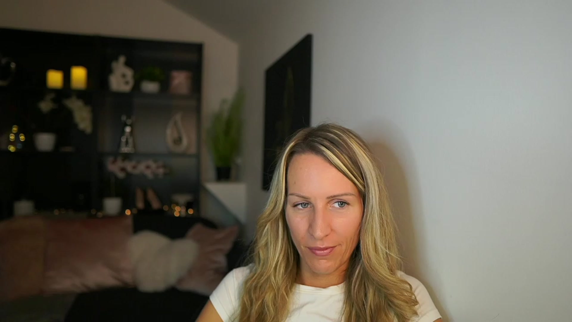 Gallery image thumbnail from Nikki__Sexx__'s myfreecams stream on, 11/23/2023, 23:22 image 3 of 20