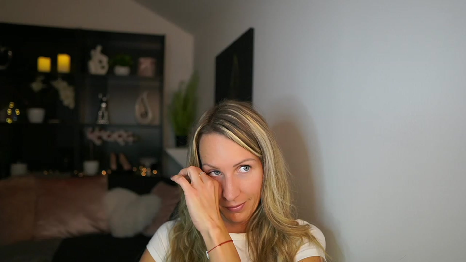 Gallery image thumbnail from Nikki__Sexx__'s myfreecams stream on, 11/23/2023, 23:22 image 6 of 20