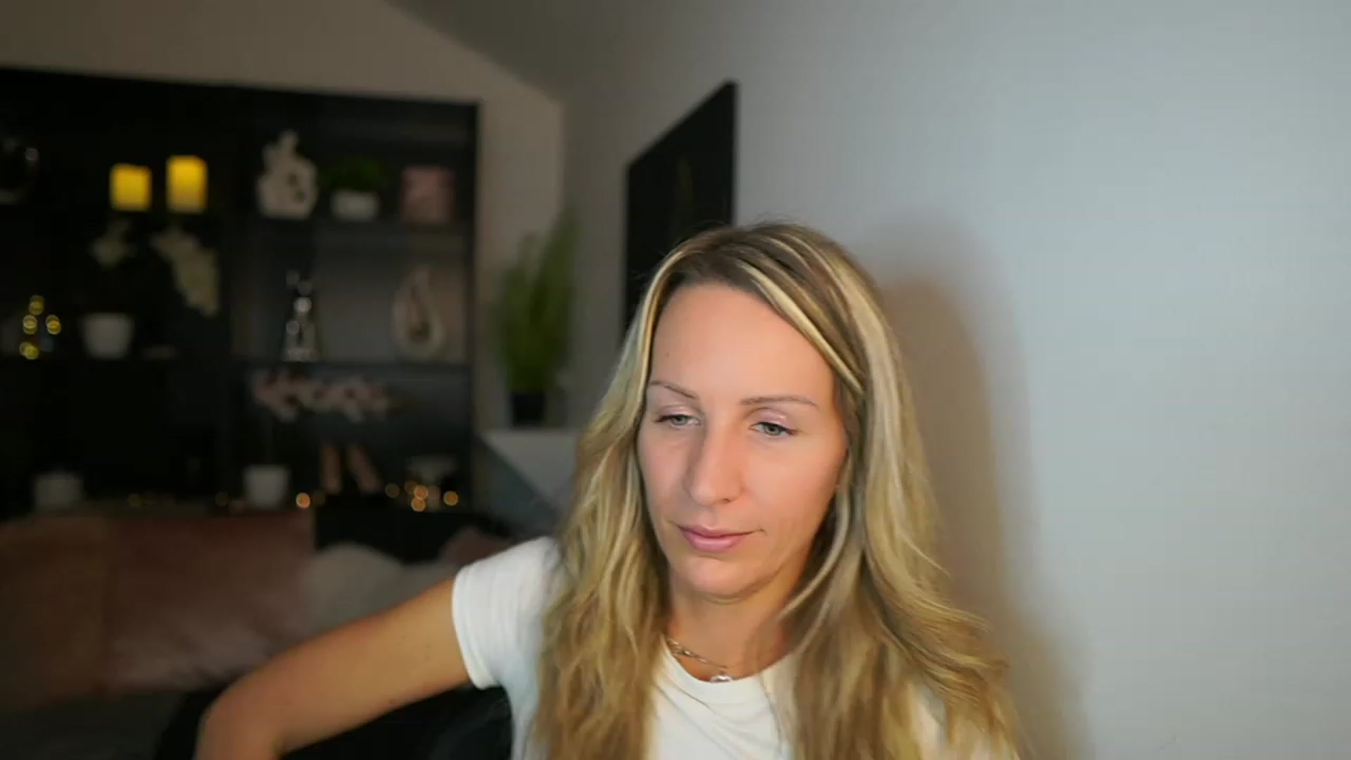 Gallery image thumbnail from Nikki__Sexx__'s myfreecams stream on, 11/23/2023, 23:22 image 18 of 20