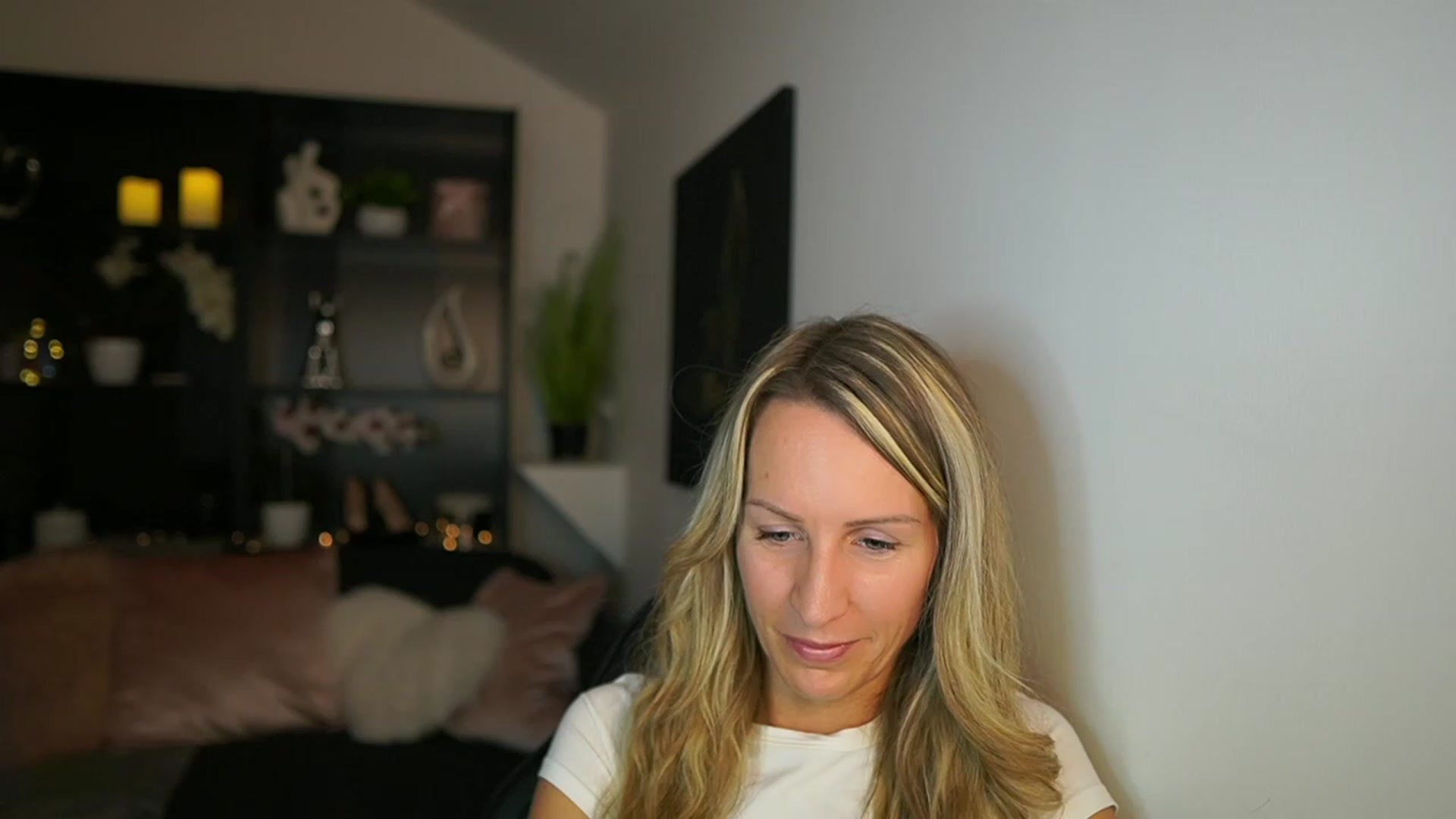 Gallery image thumbnail from Nikki__Sexx__'s myfreecams stream on, 11/23/2023, 23:22 image 2 of 20