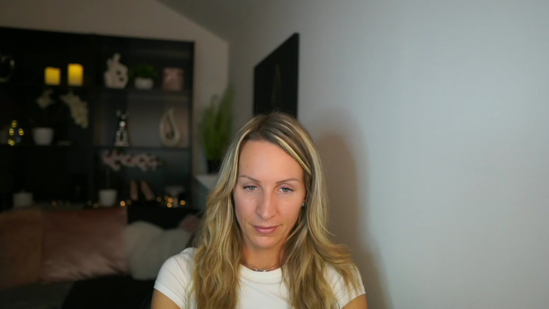 Gallery image thumbnail from Nikki__Sexx__'s myfreecams stream on, 11/23/2023, 23:22 image 17 of 20