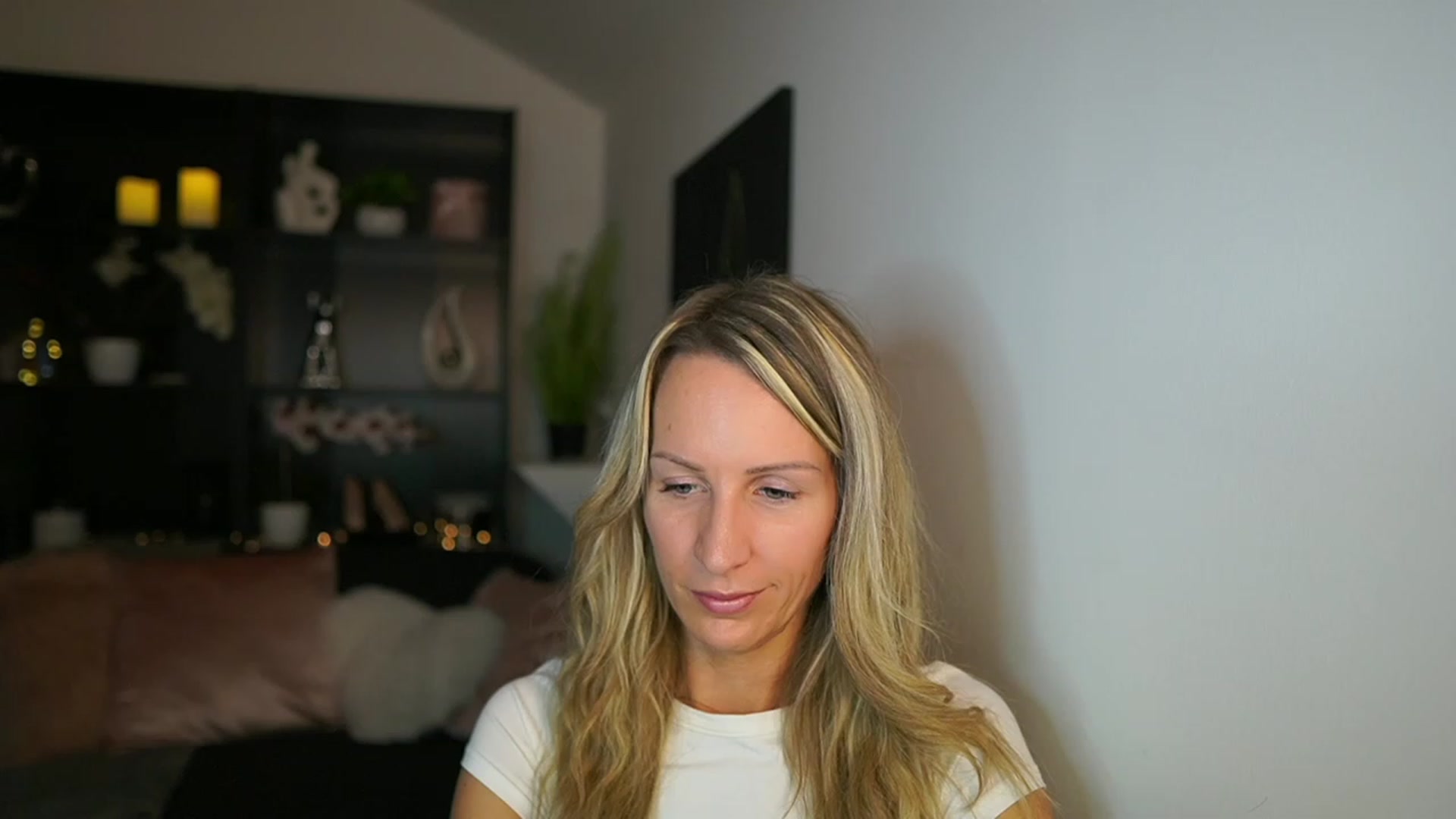 Gallery image thumbnail from Nikki__Sexx__'s myfreecams stream on, 11/23/2023, 23:22 image 5 of 20