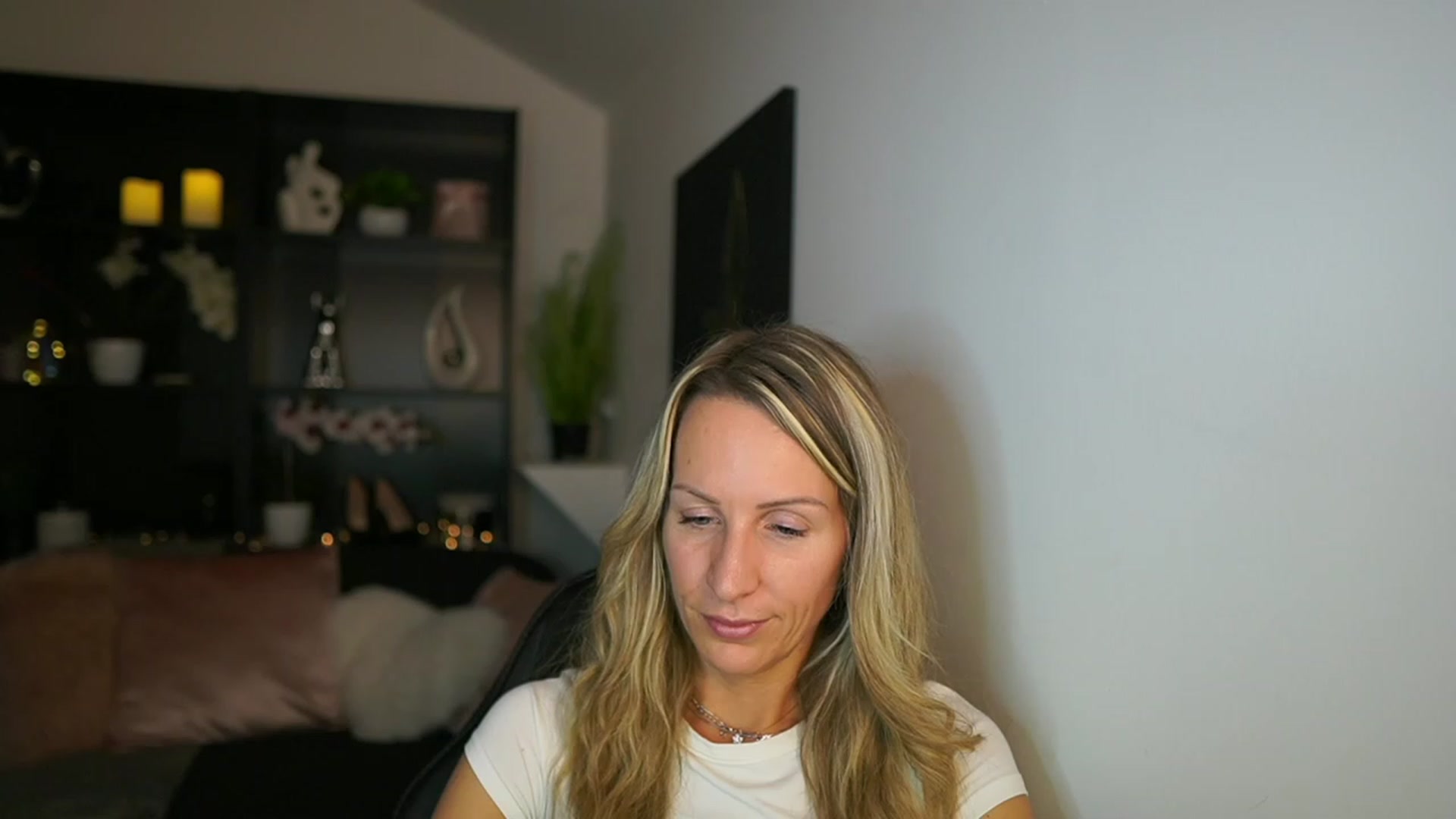 Gallery image thumbnail from Nikki__Sexx__'s myfreecams stream on, 11/23/2023, 23:22 image 15 of 20