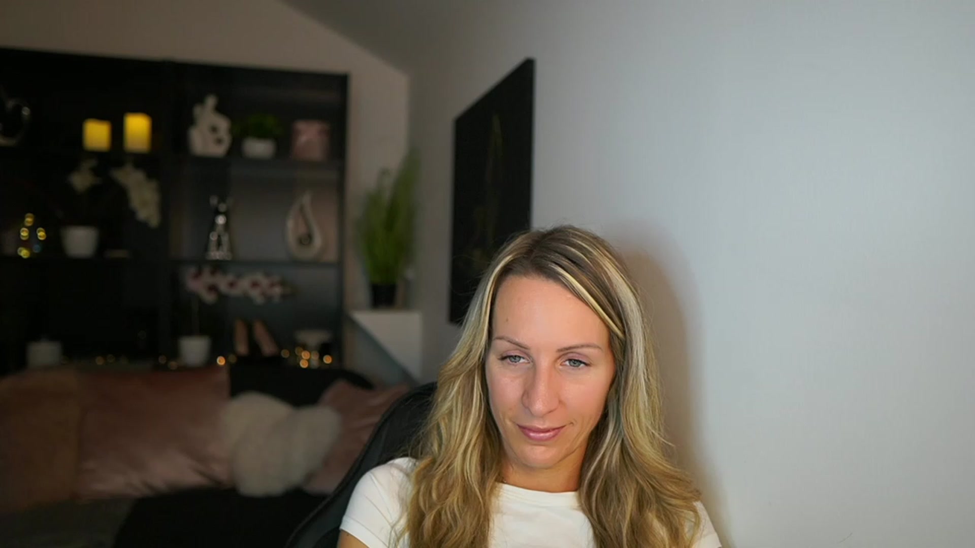 Gallery image thumbnail from Nikki__Sexx__'s myfreecams stream on, 11/23/2023, 23:22 image 13 of 20