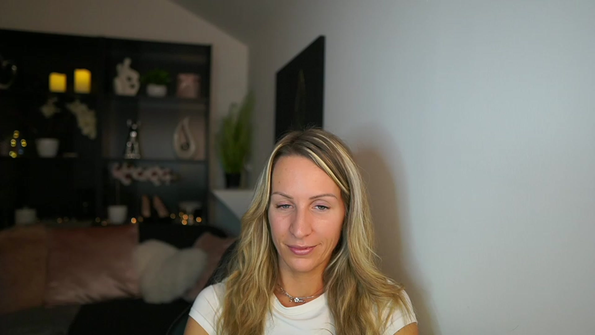 Gallery image thumbnail from Nikki__Sexx__'s myfreecams stream on, 11/23/2023, 23:22 image 16 of 20
