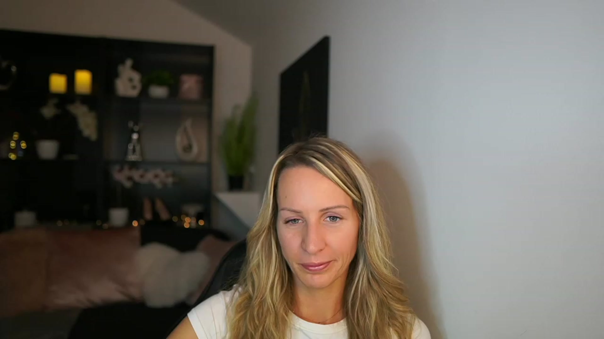 Gallery image thumbnail from Nikki__Sexx__'s myfreecams stream on, 11/23/2023, 23:22 image 7 of 20