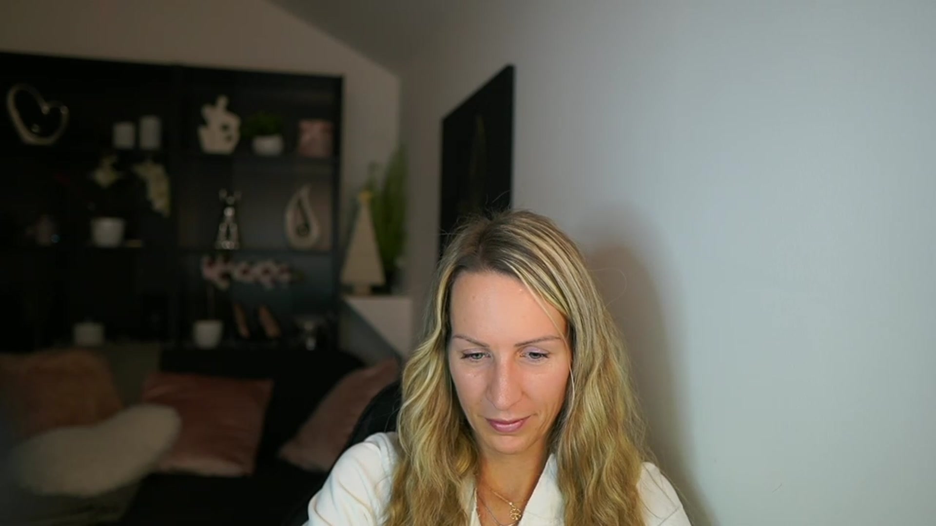 Gallery image thumbnail from Nikki__Sexx__'s myfreecams stream on, 11/27/2023, 20:31 image 14 of 20