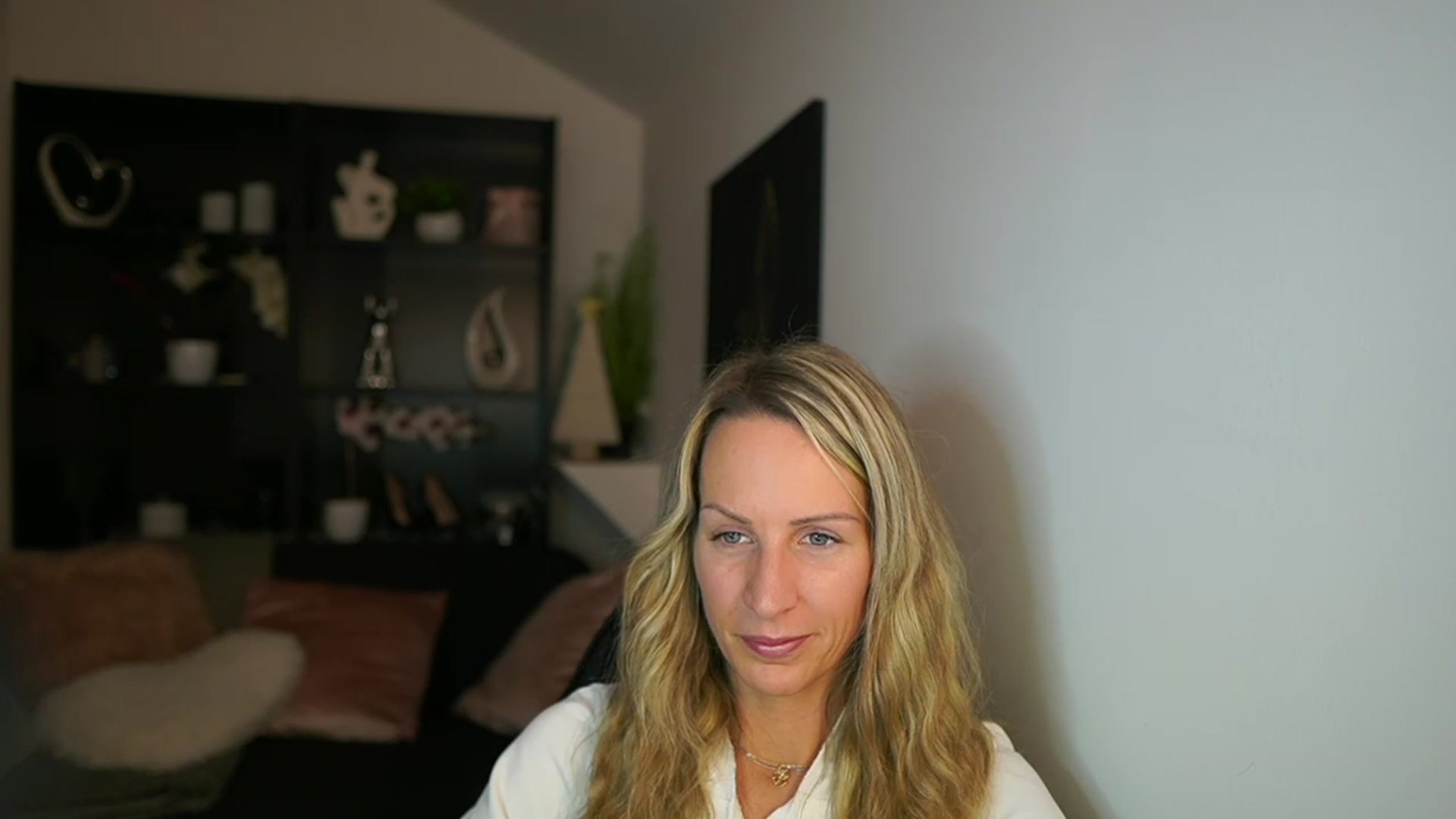 Gallery image thumbnail from Nikki__Sexx__'s myfreecams stream on, 11/27/2023, 20:31 image 5 of 20