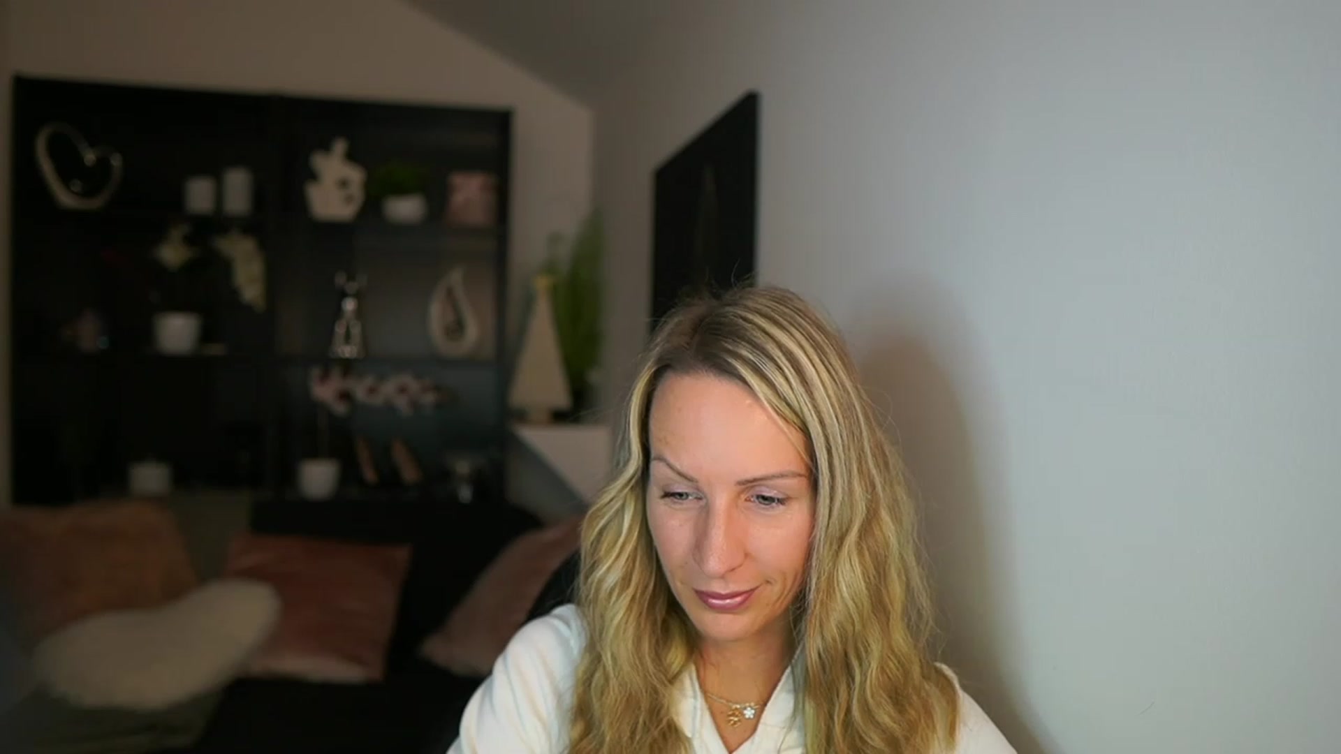 Gallery image thumbnail from Nikki__Sexx__'s myfreecams stream on, 11/27/2023, 20:31 image 1 of 20